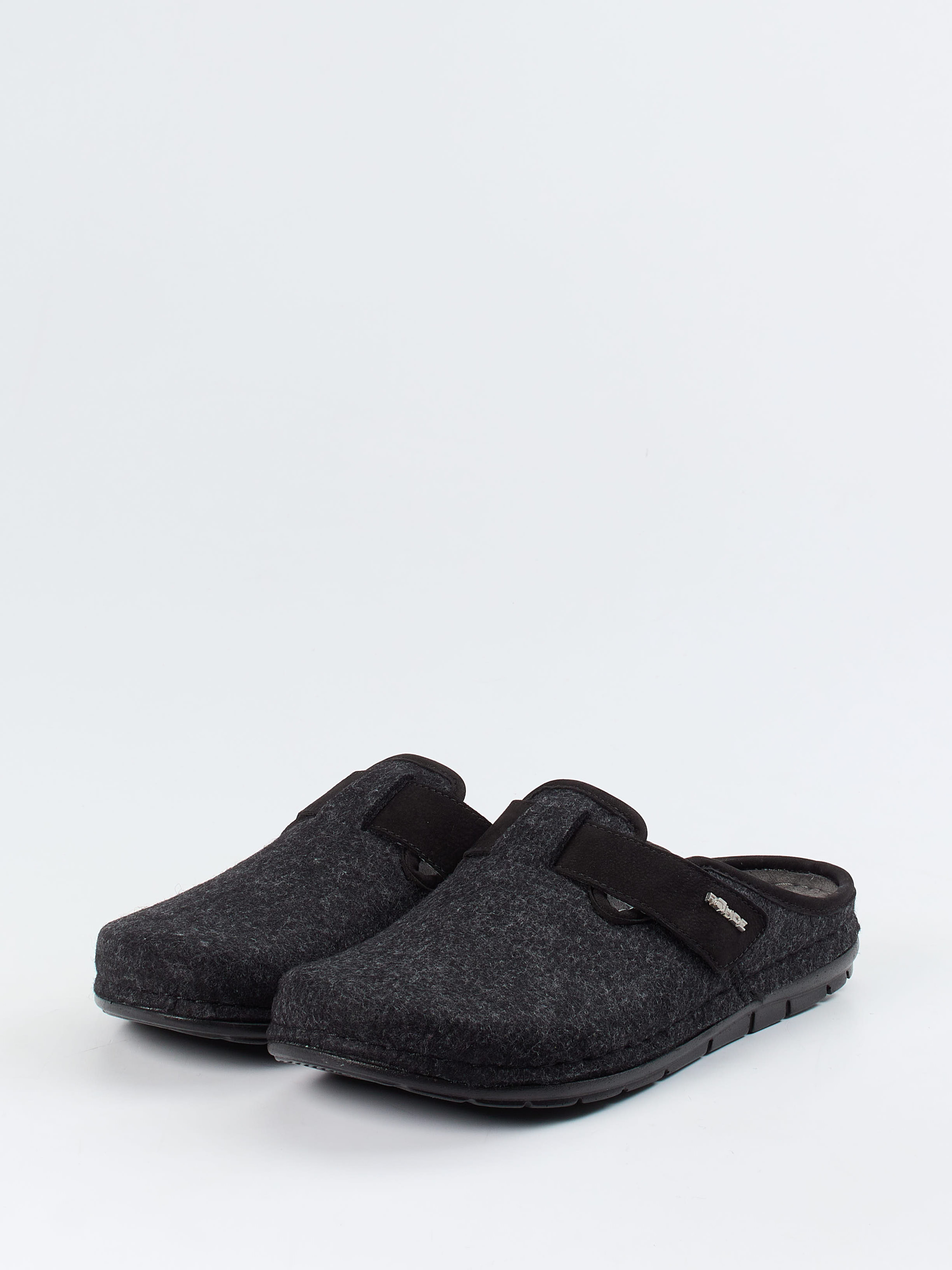 Hausschuh schwarz 7463009003702