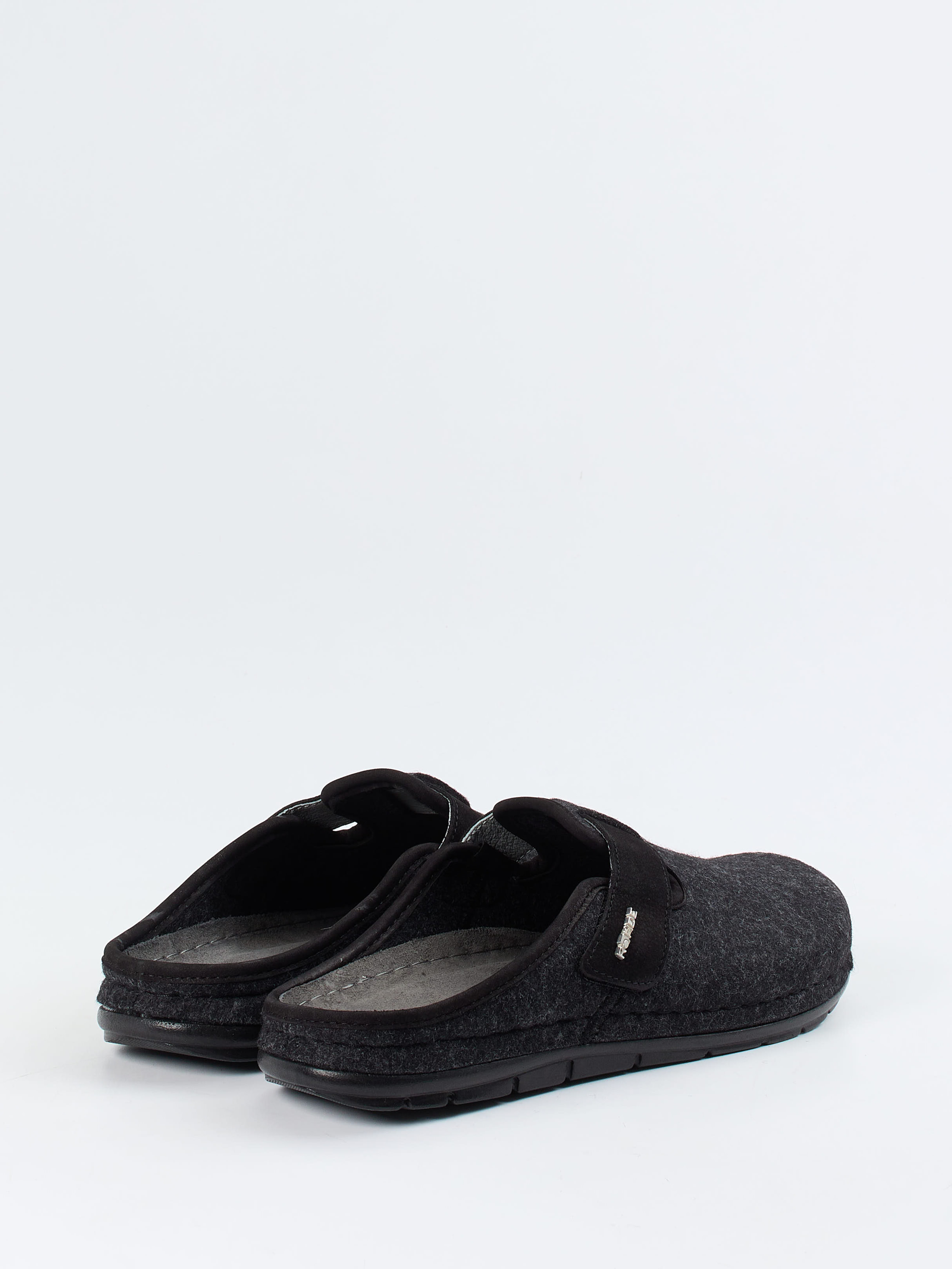 Hausschuh schwarz 7463009003703
