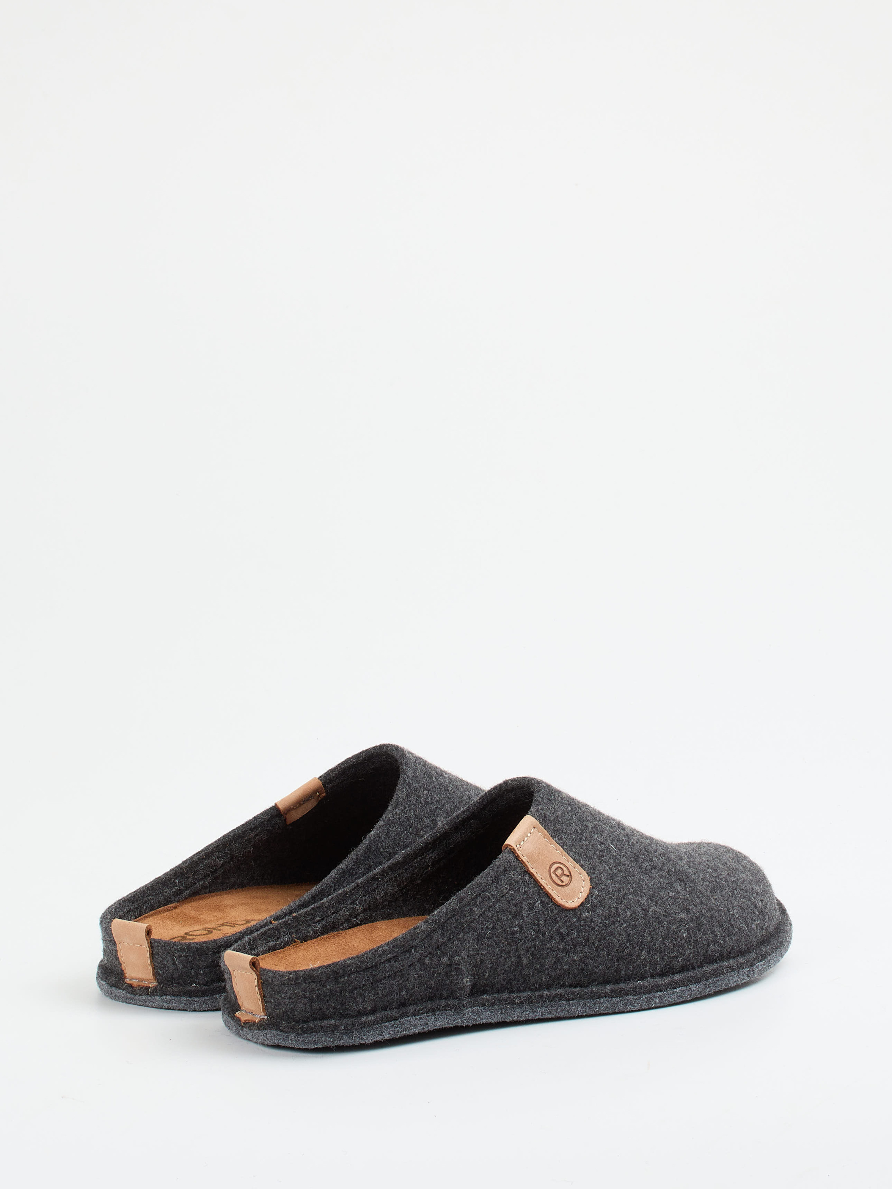 Pantolette grau 7463409005103
