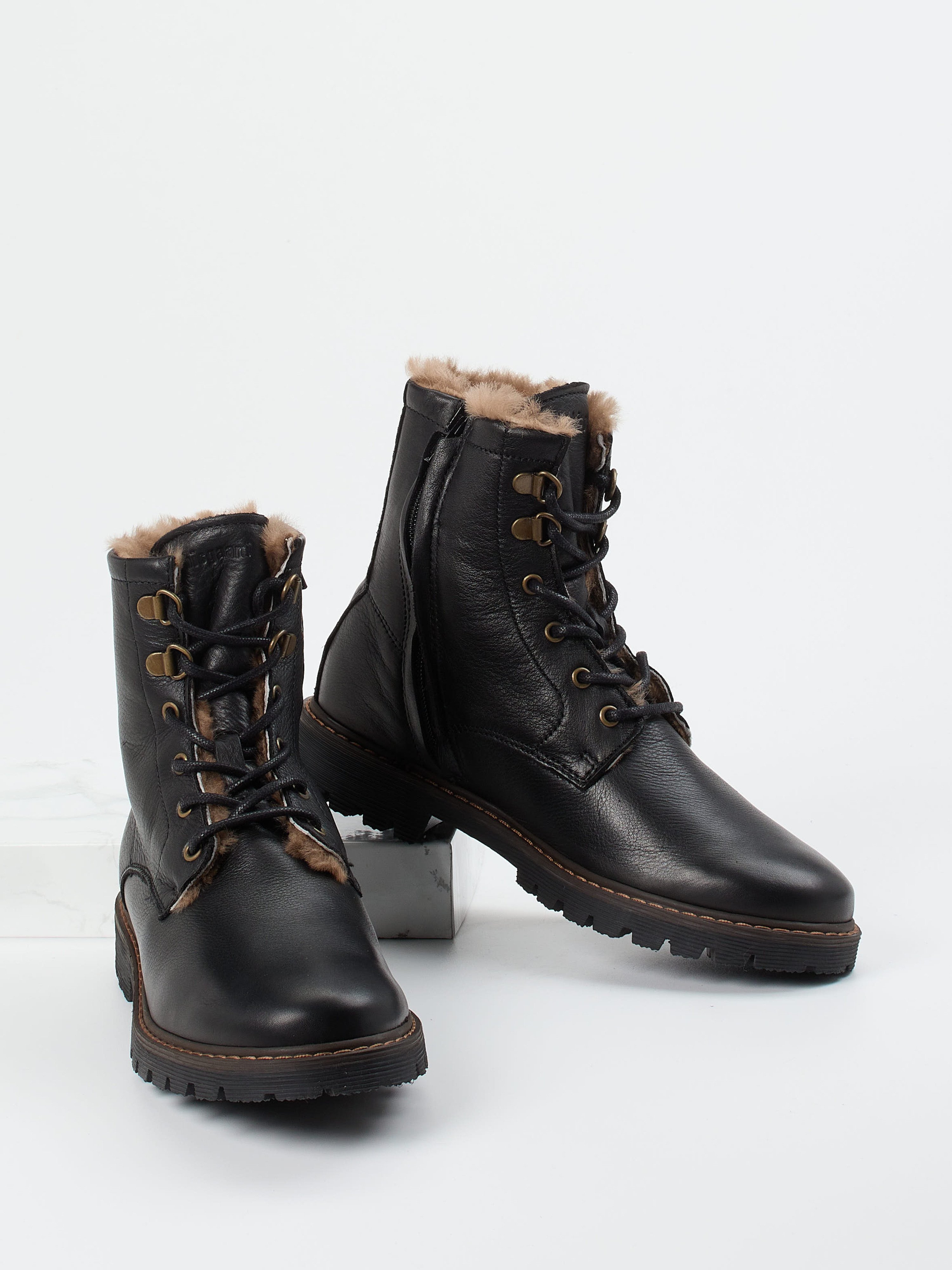 Boots schwarz 6800009004104