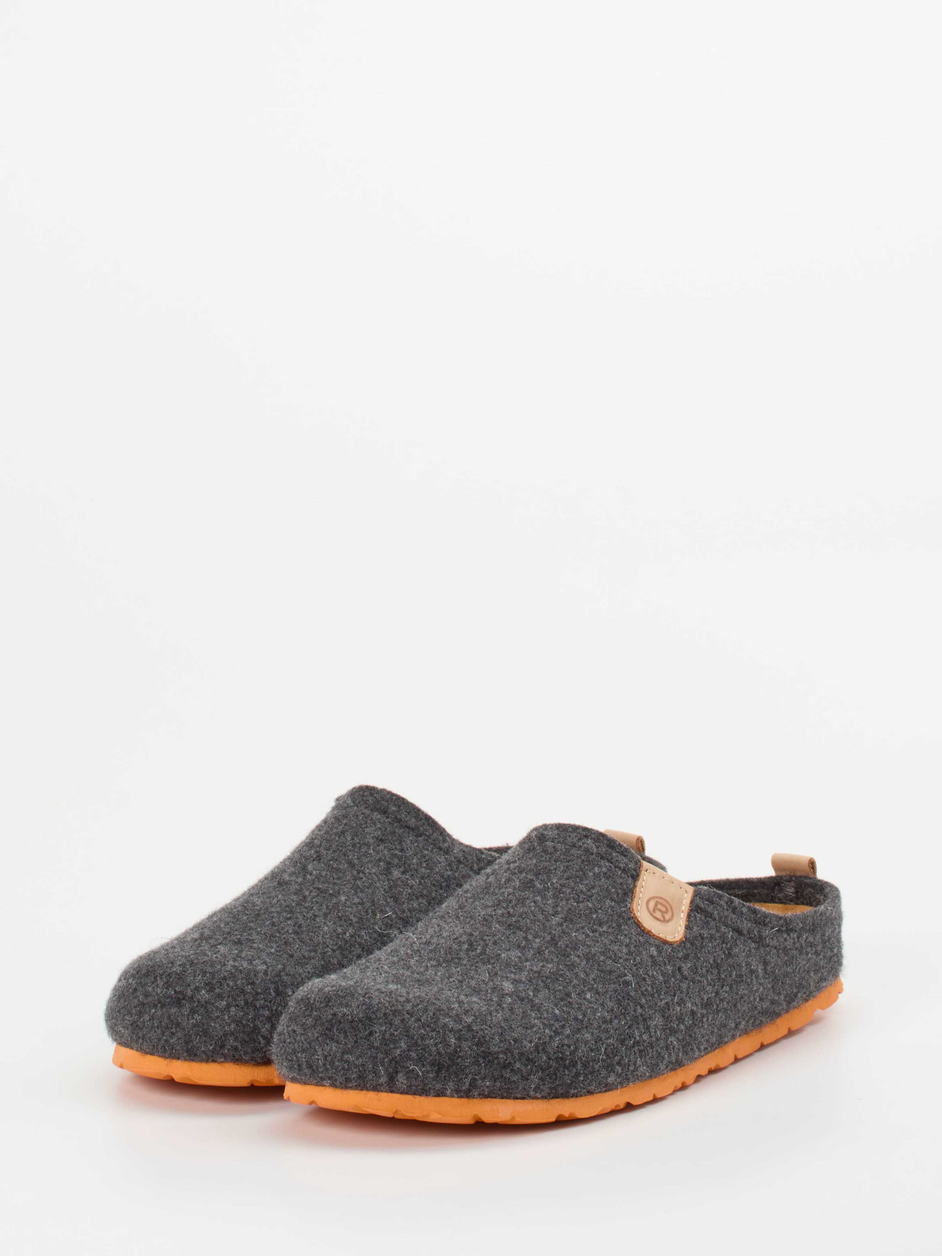 Hausschuh grau 7463409005902