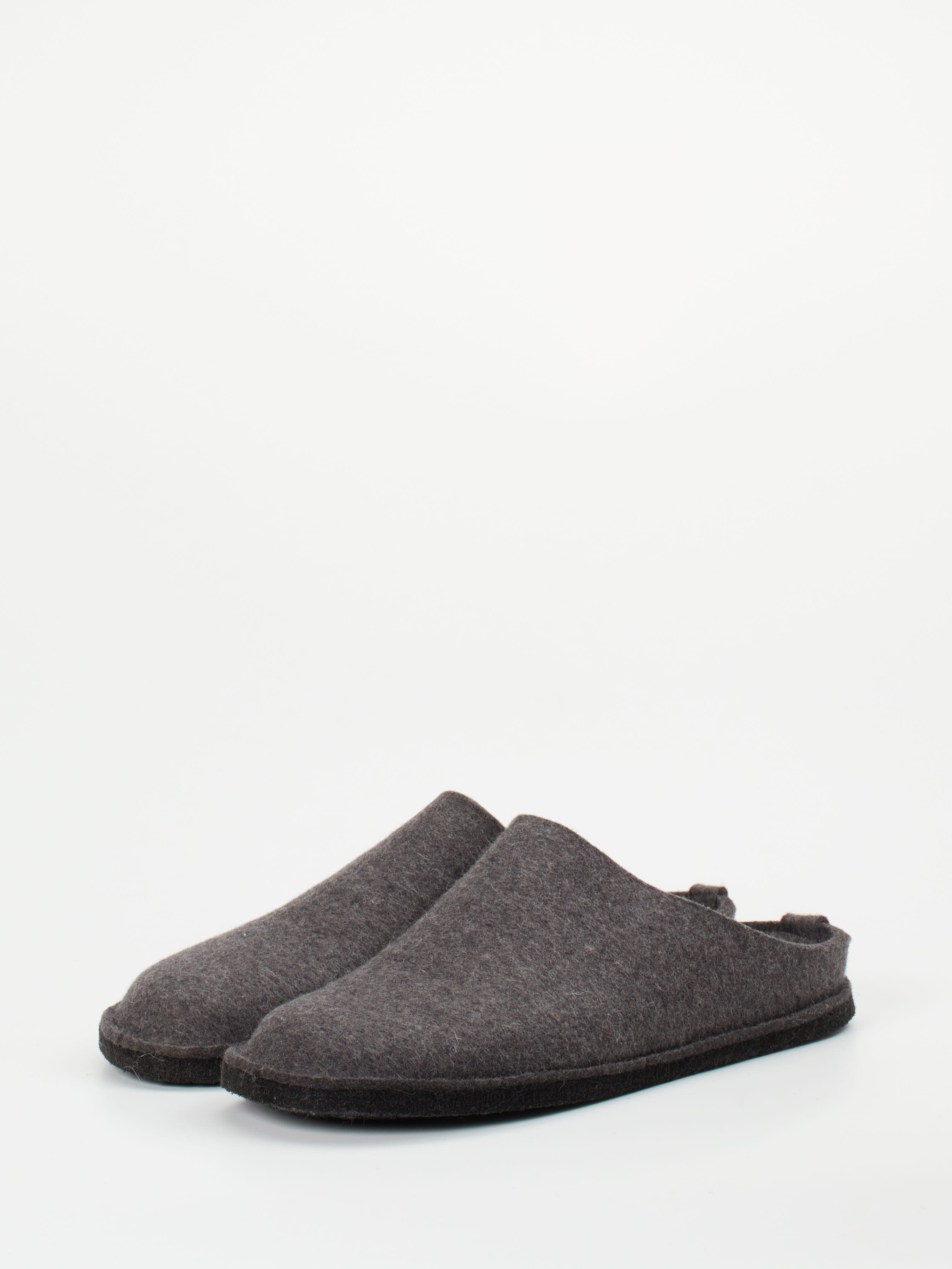 Pantolette grau 7463459001402