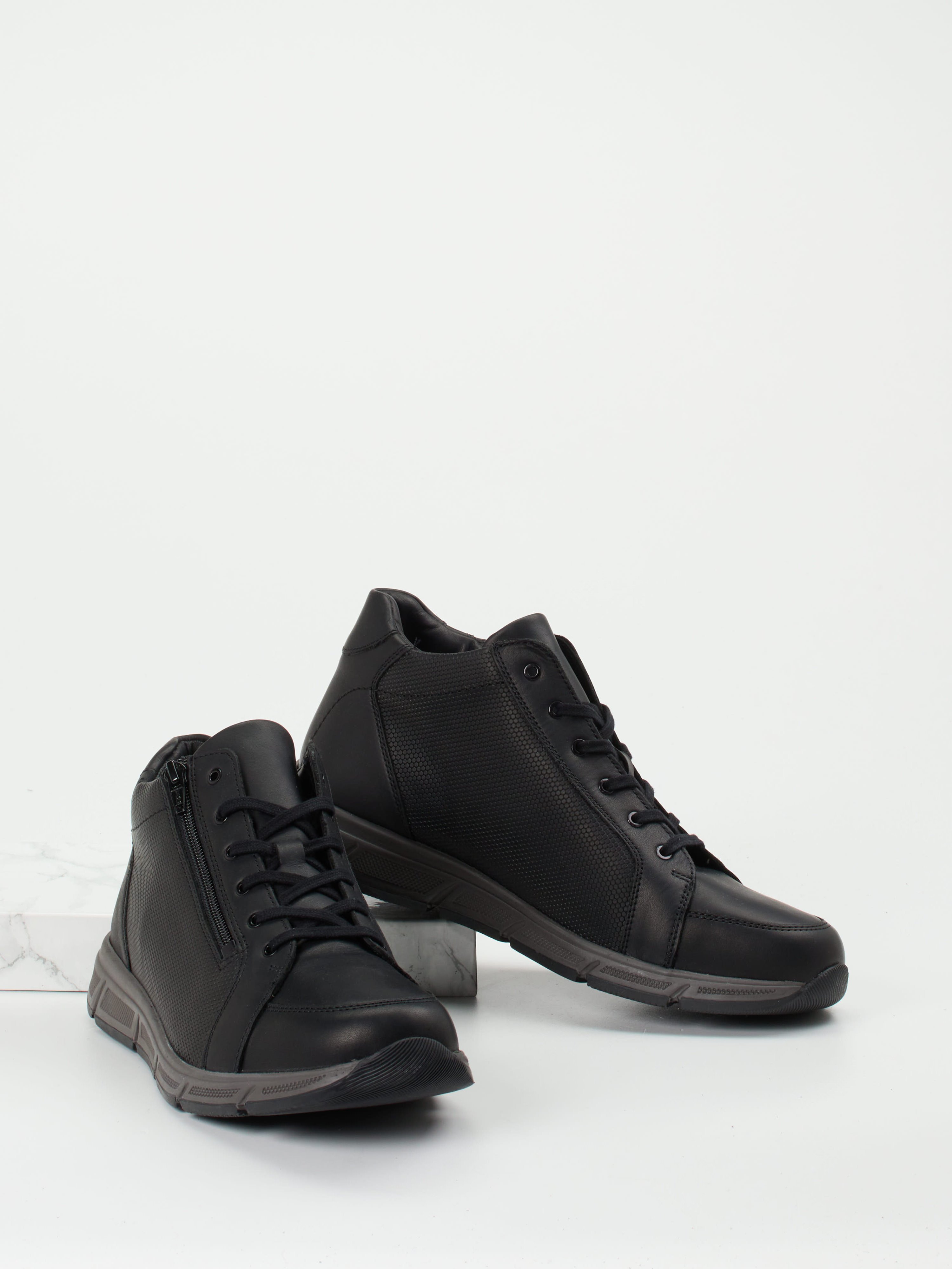 Boots schwarz 4701009074104