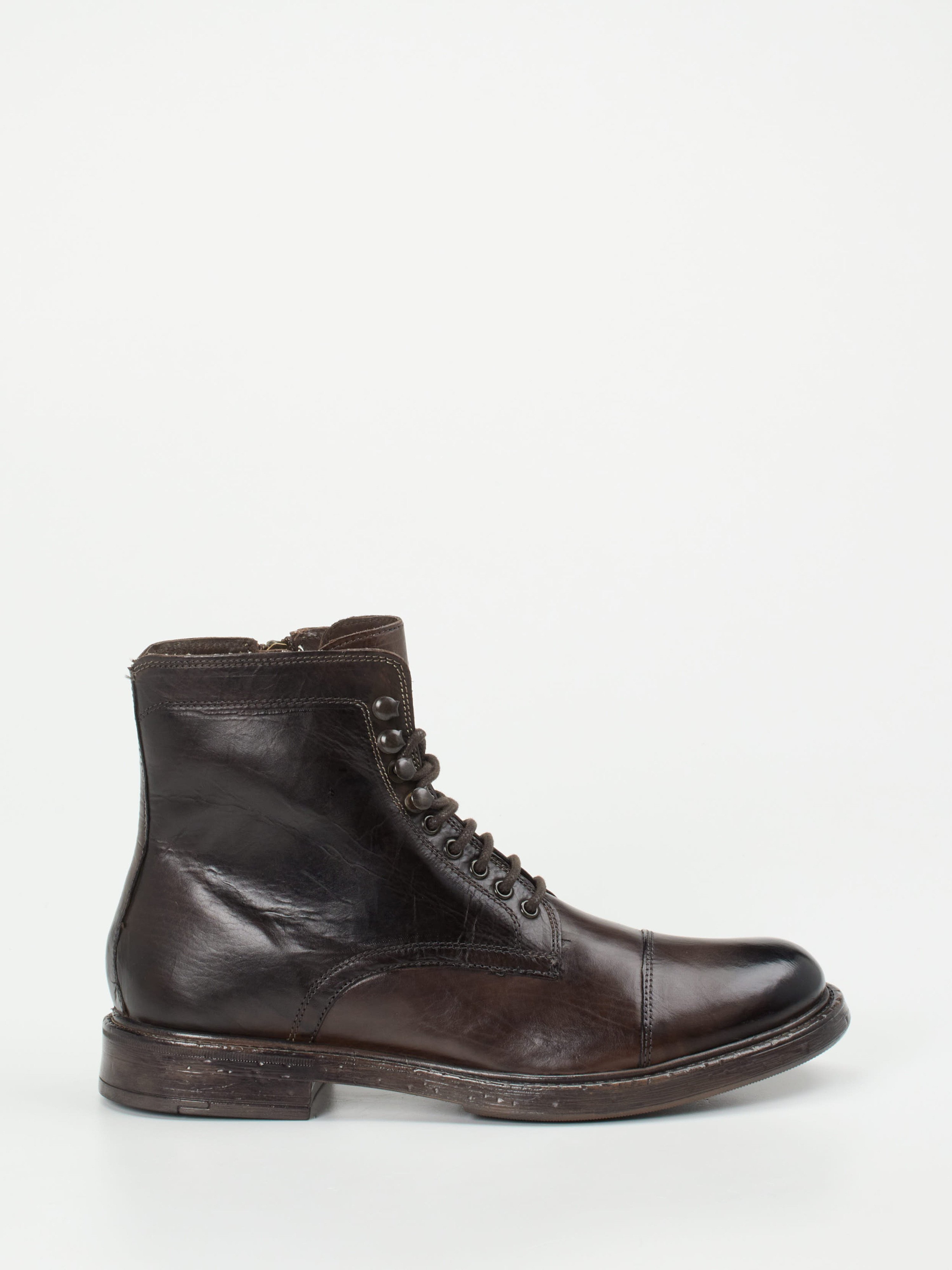 Boots braun 4701209068801