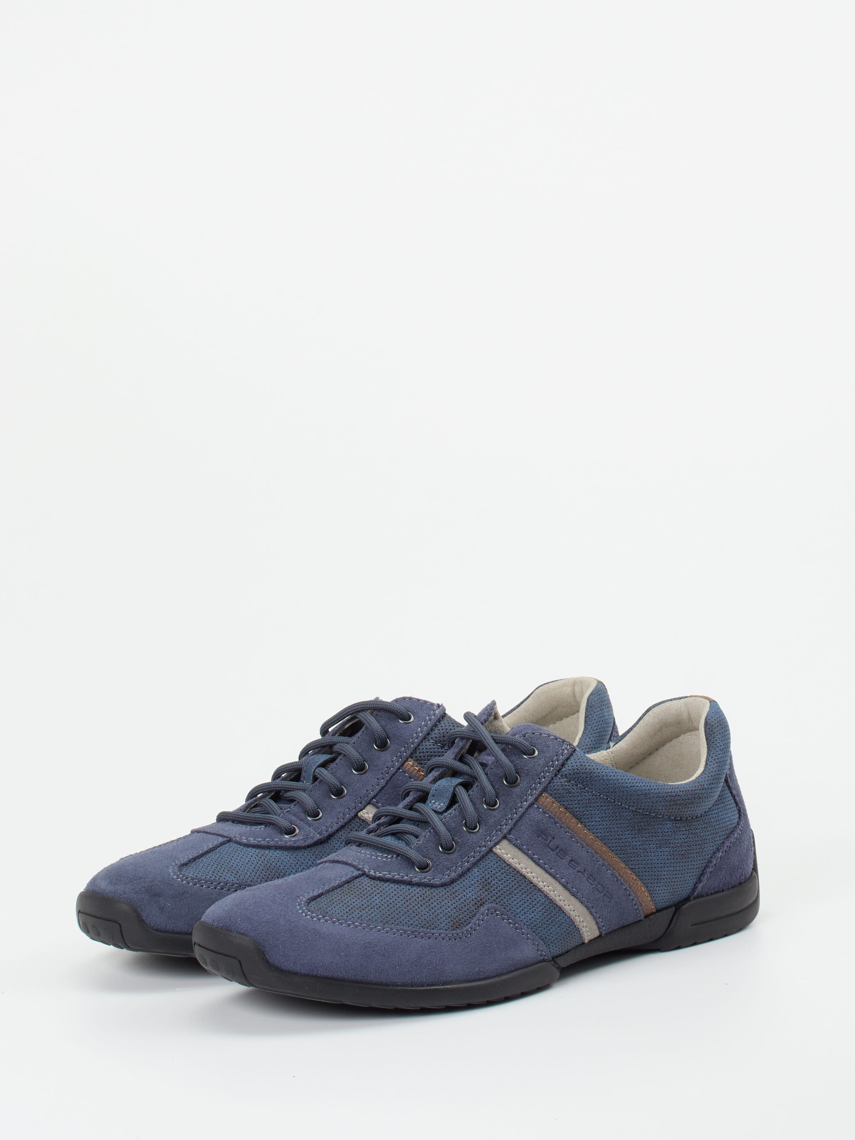 Schnürschuh