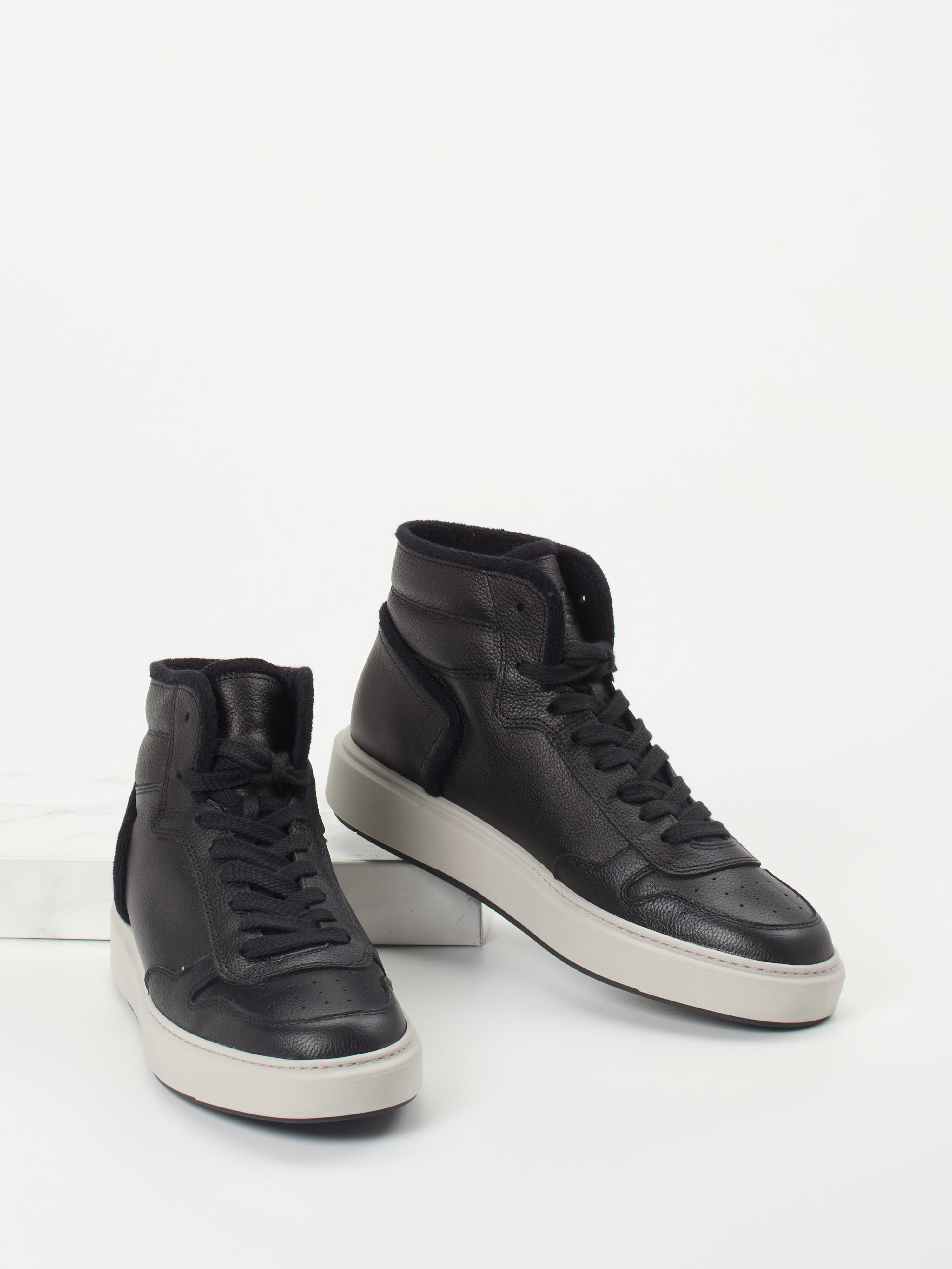 Sneaker High schwarz 1673009003804