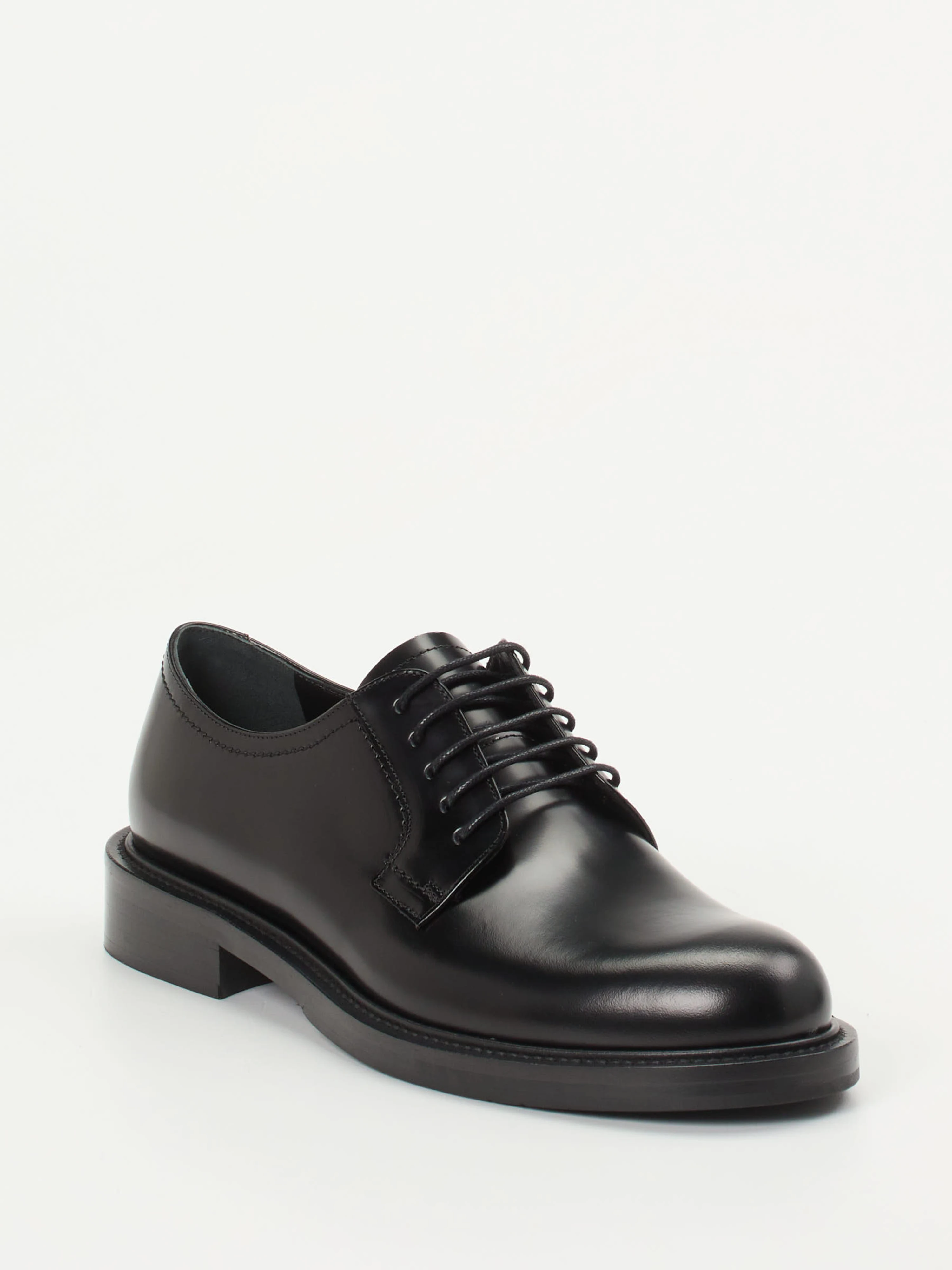 Schnürschuh