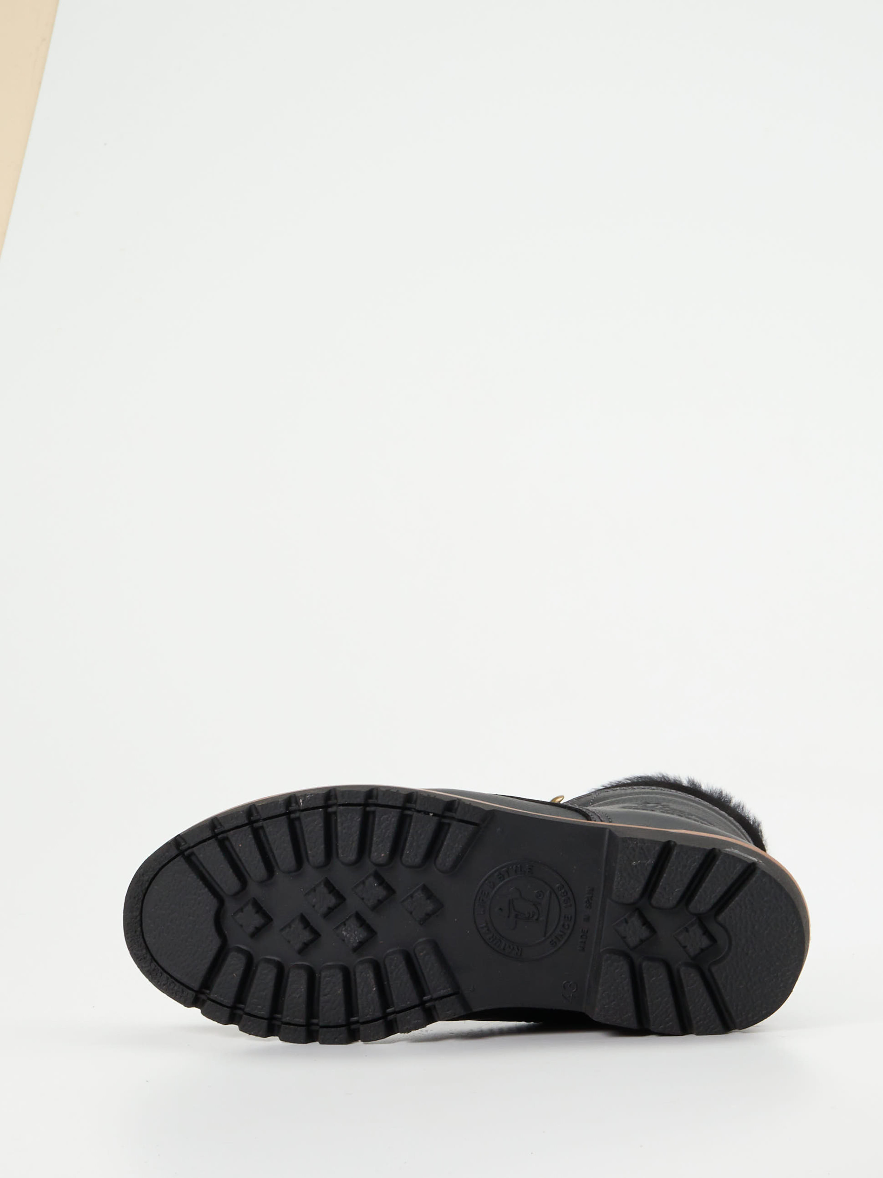 Boots P03 Aviator Igloo schwarz 4801009056205