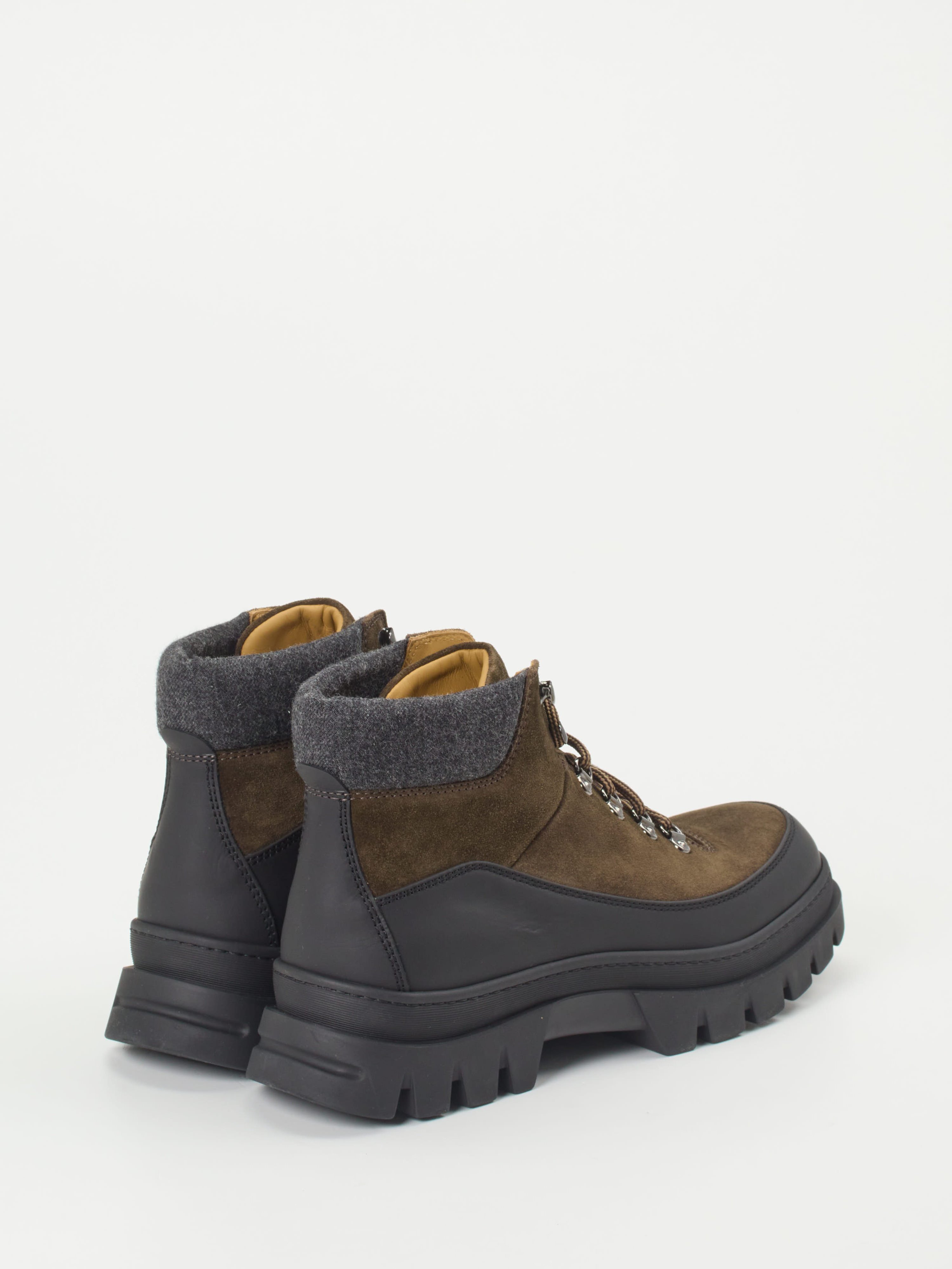 Boots braun 4701200001803