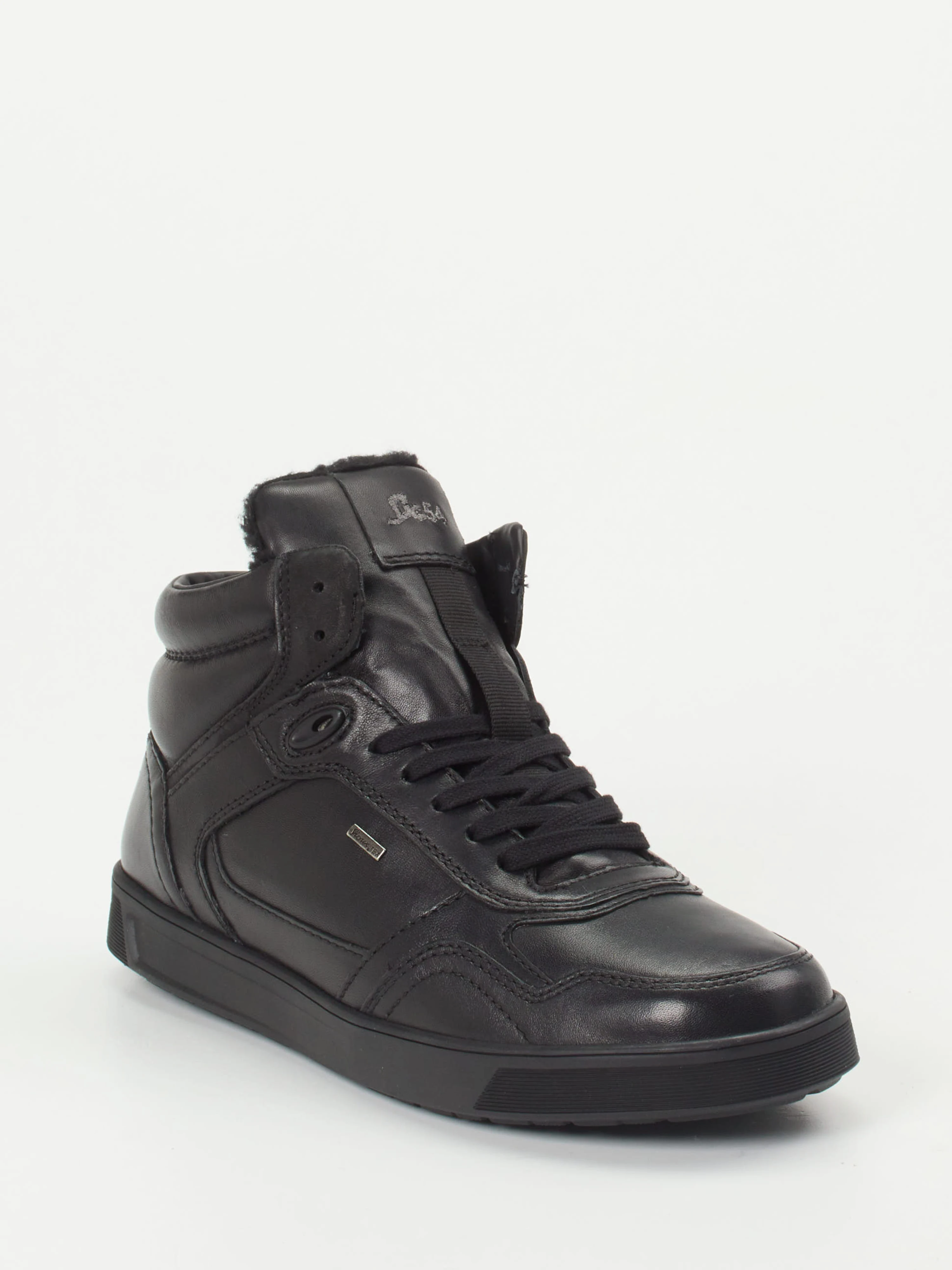 Sneaker high