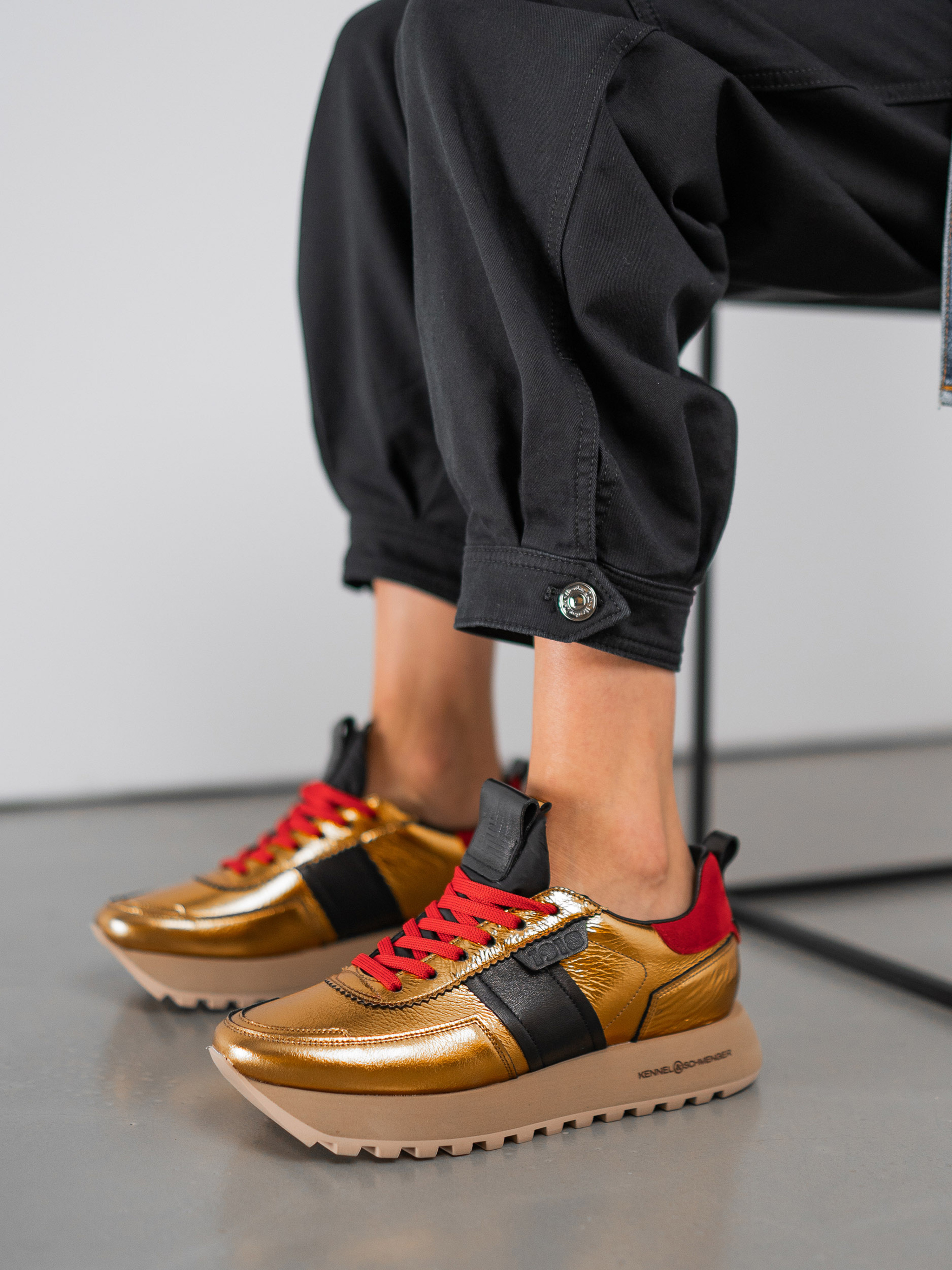 Sneaker gold 1663889001902
