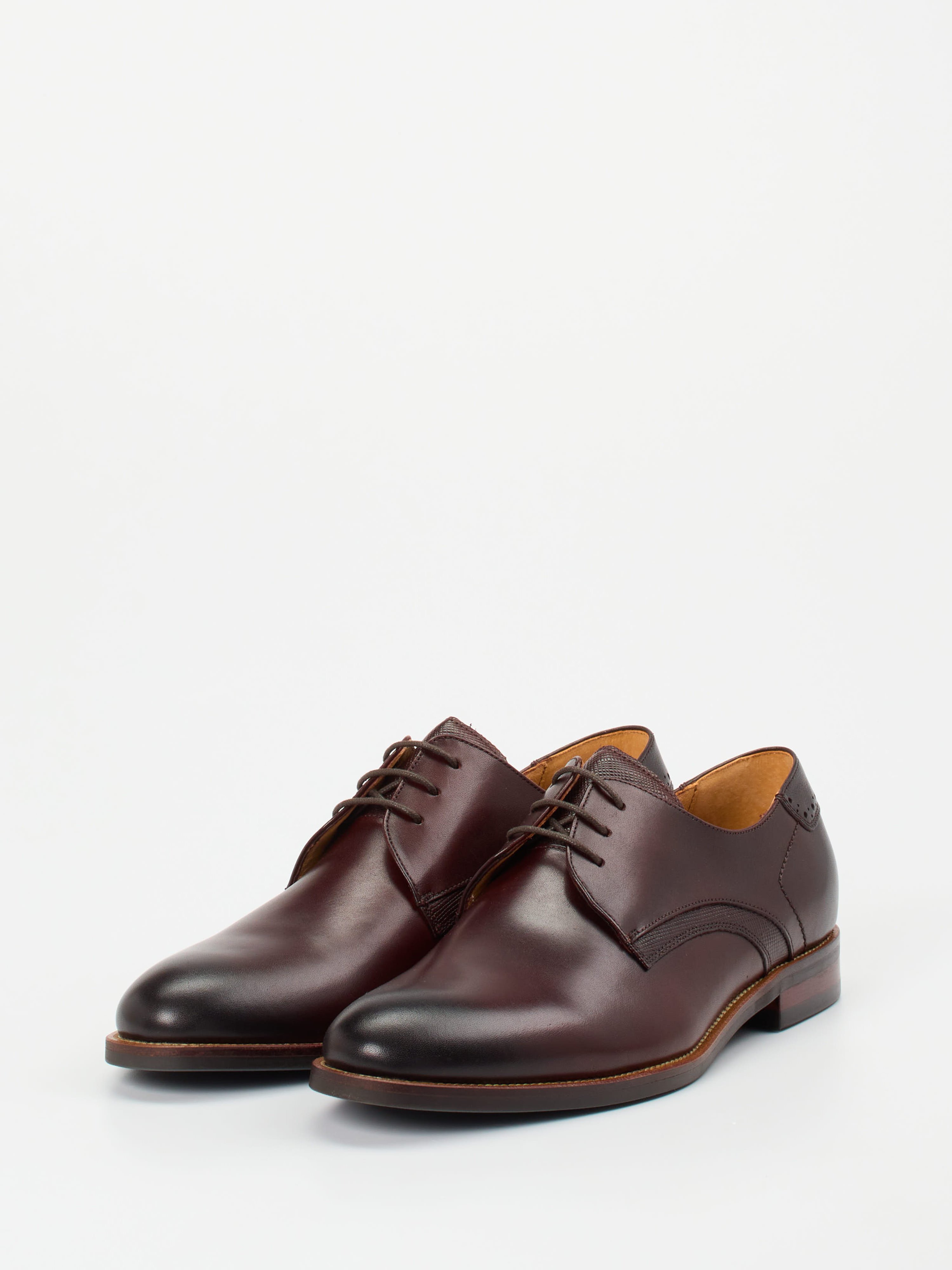 Schnürschuh