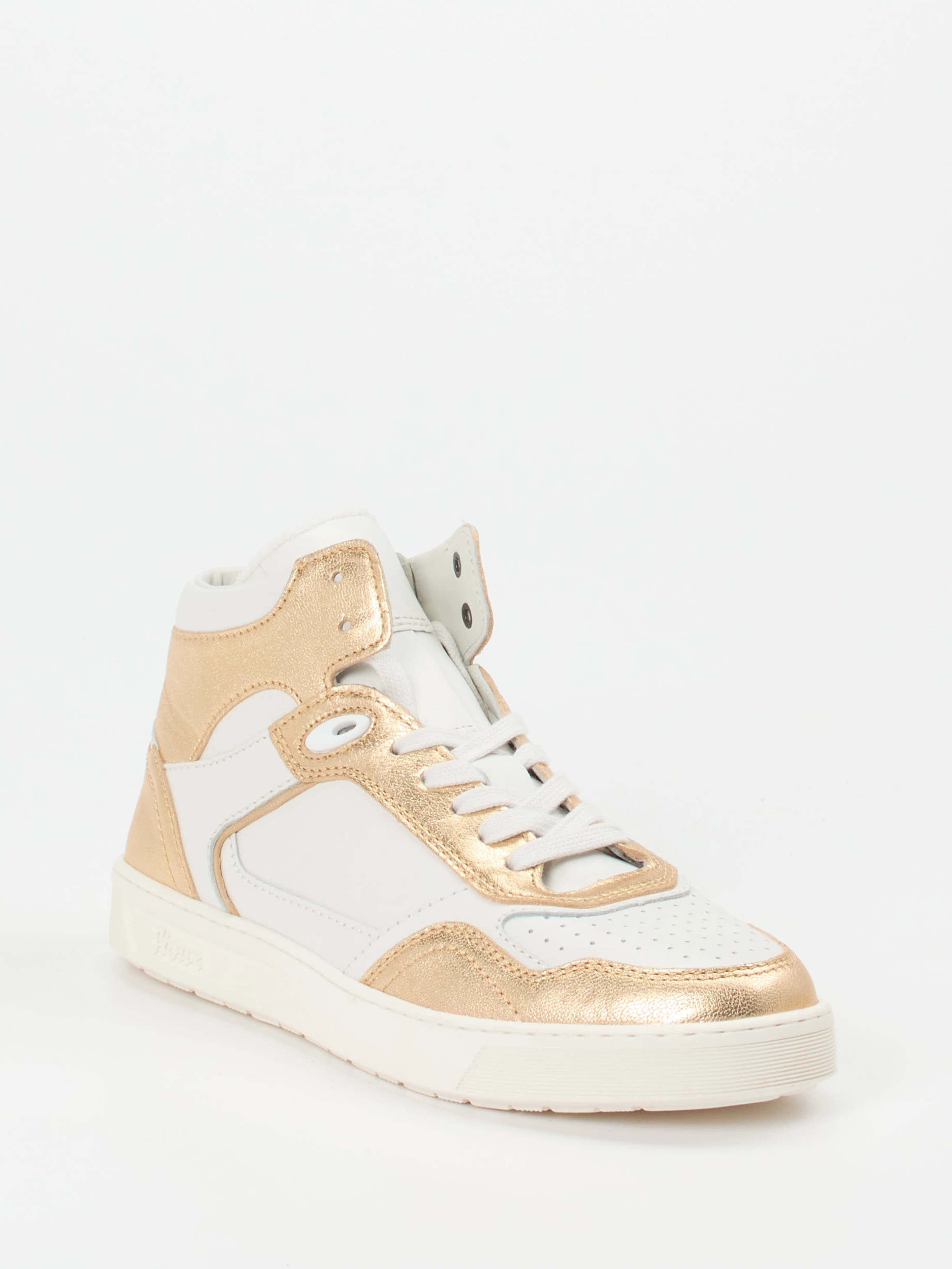 Sneaker high