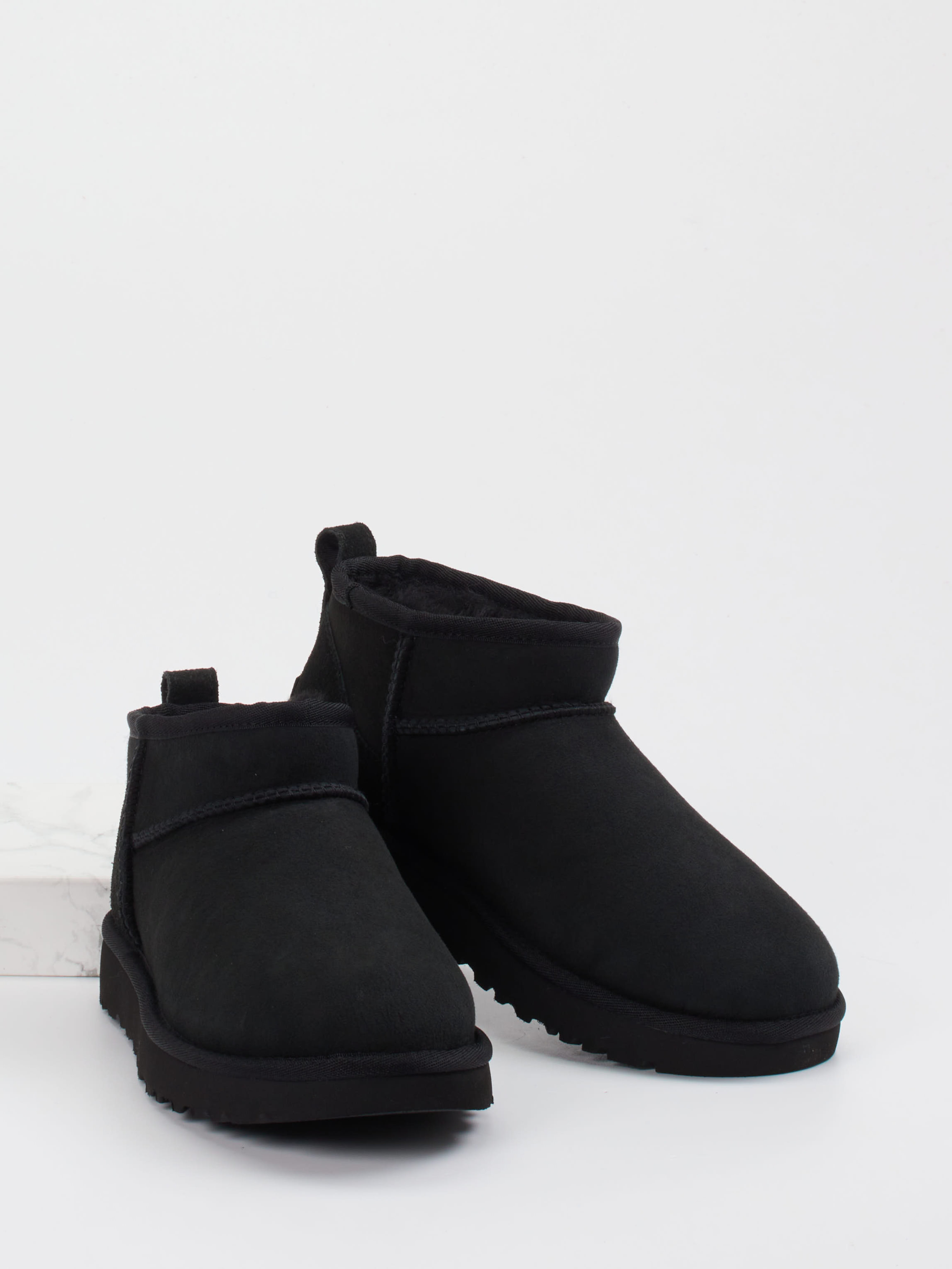 Stiefelette Classic Ultra Mini schwarz 1811009010904