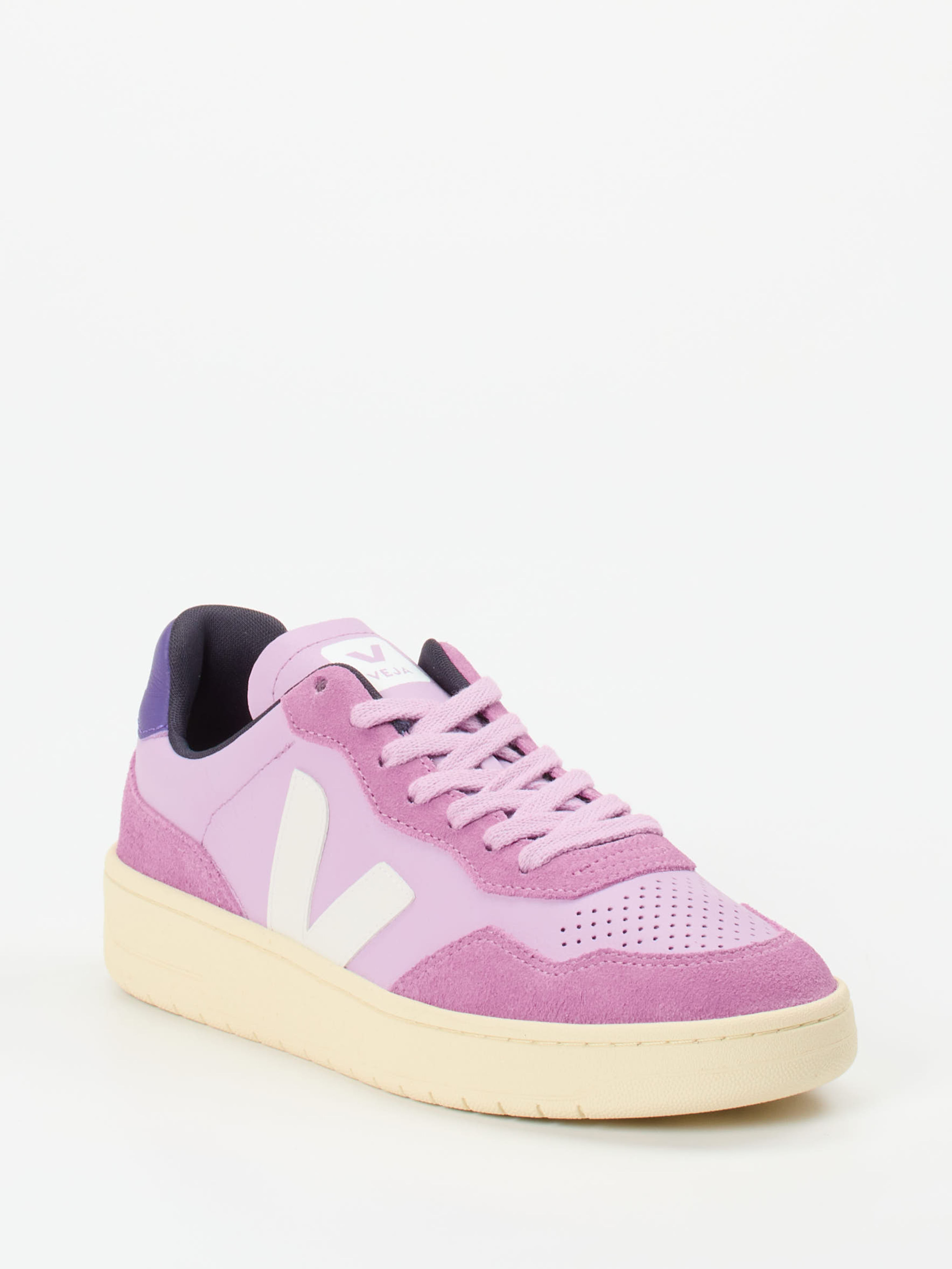 Sneaker rot 1661595000806