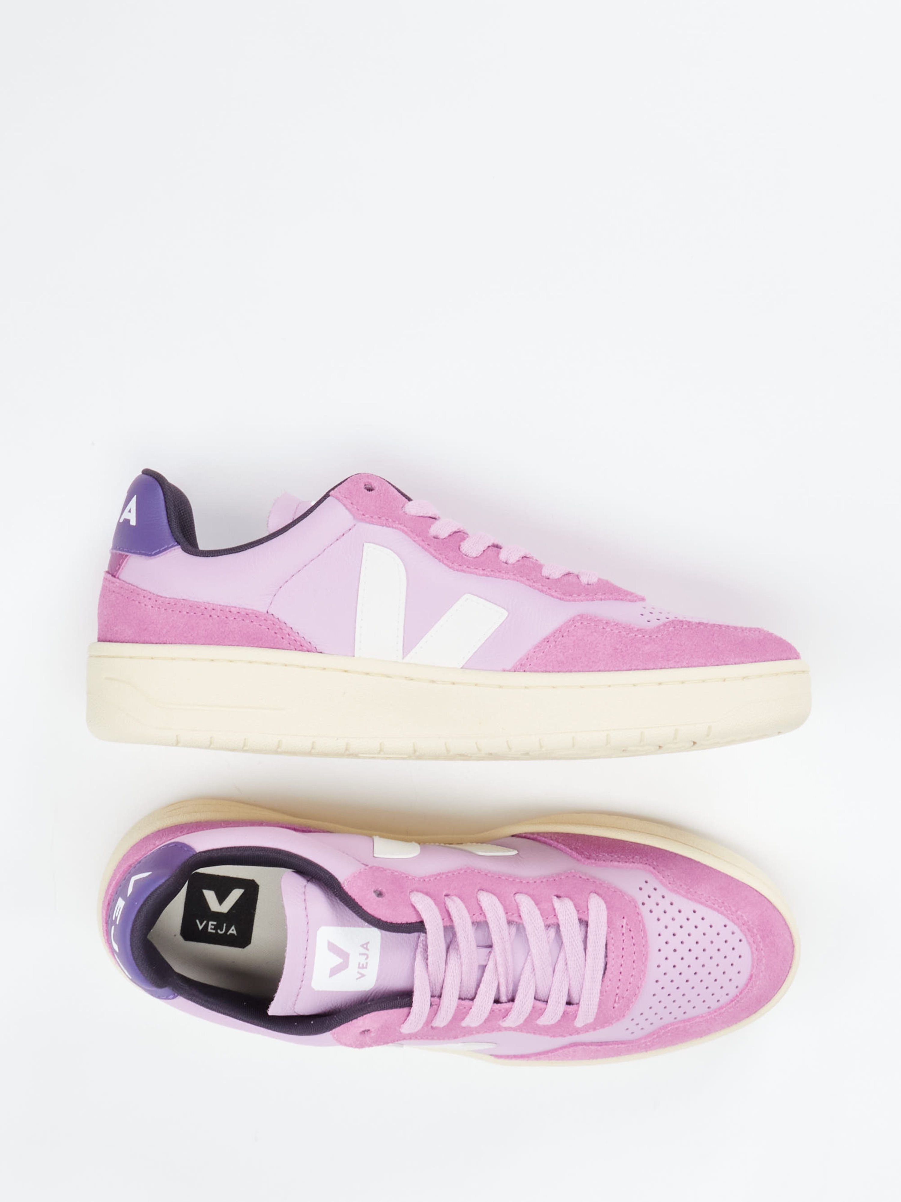 Sneaker rot 1661595000804
