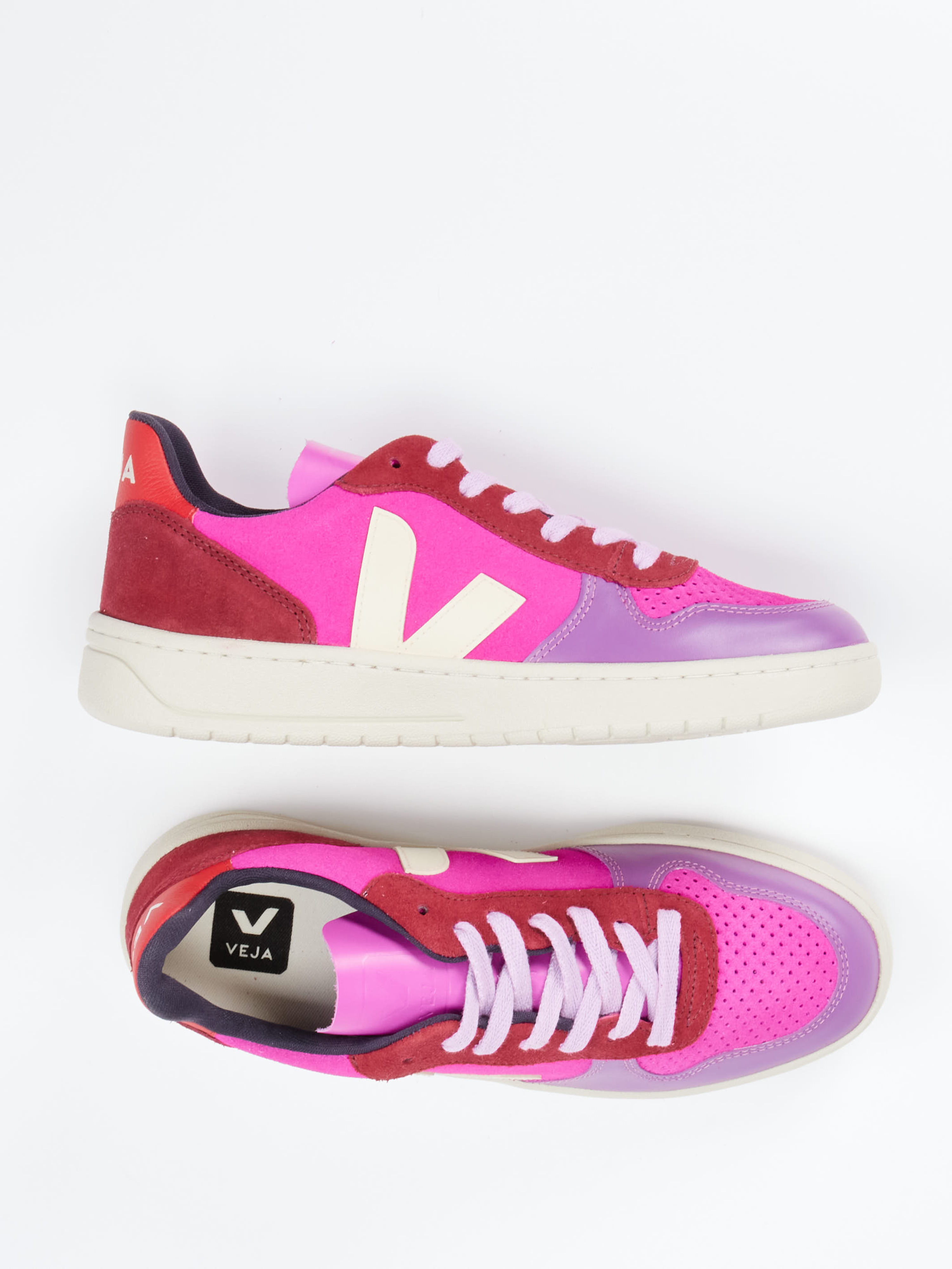Sneaker rot 1661595000904