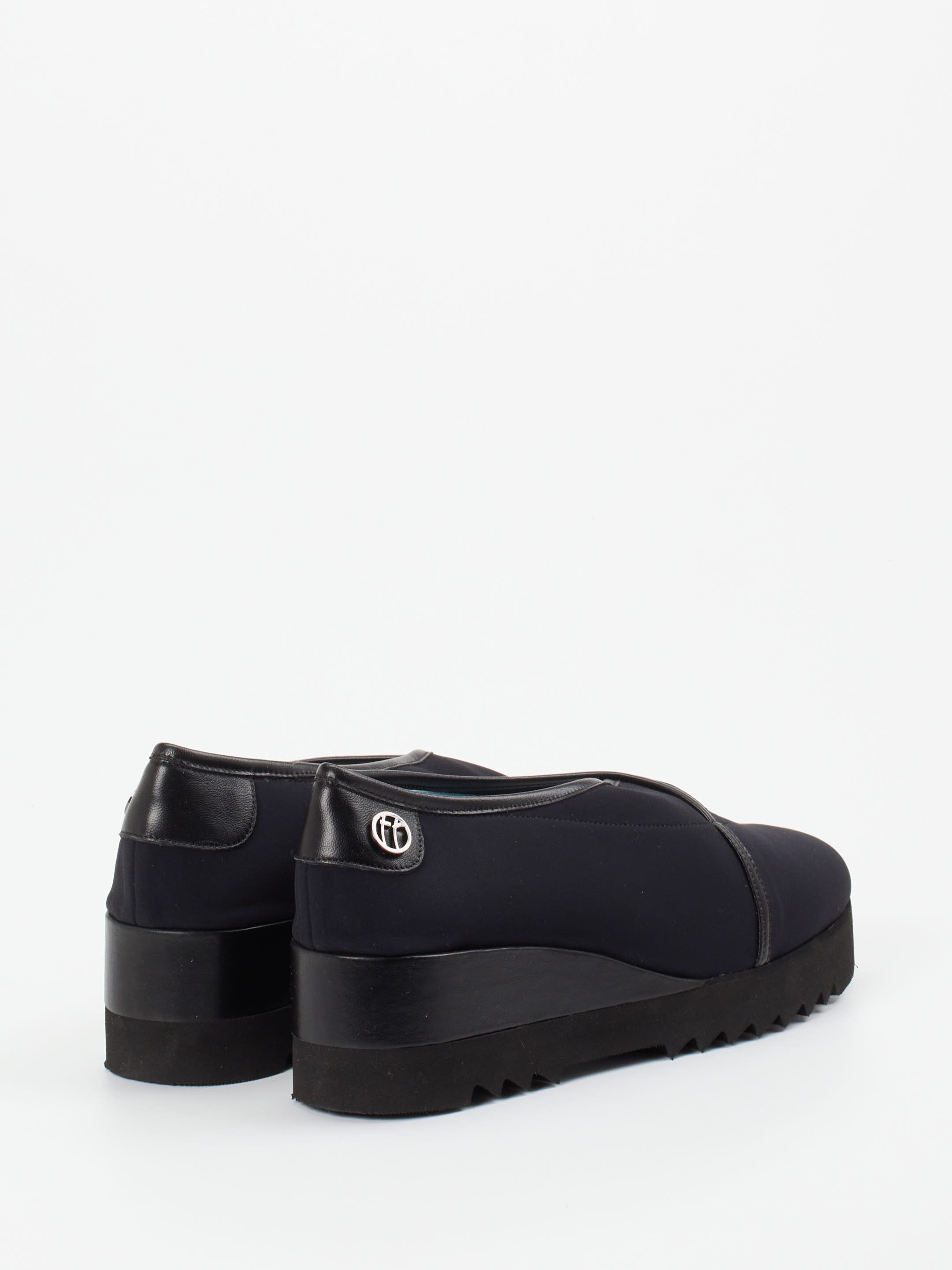 Slipper schwarz 1517009005903