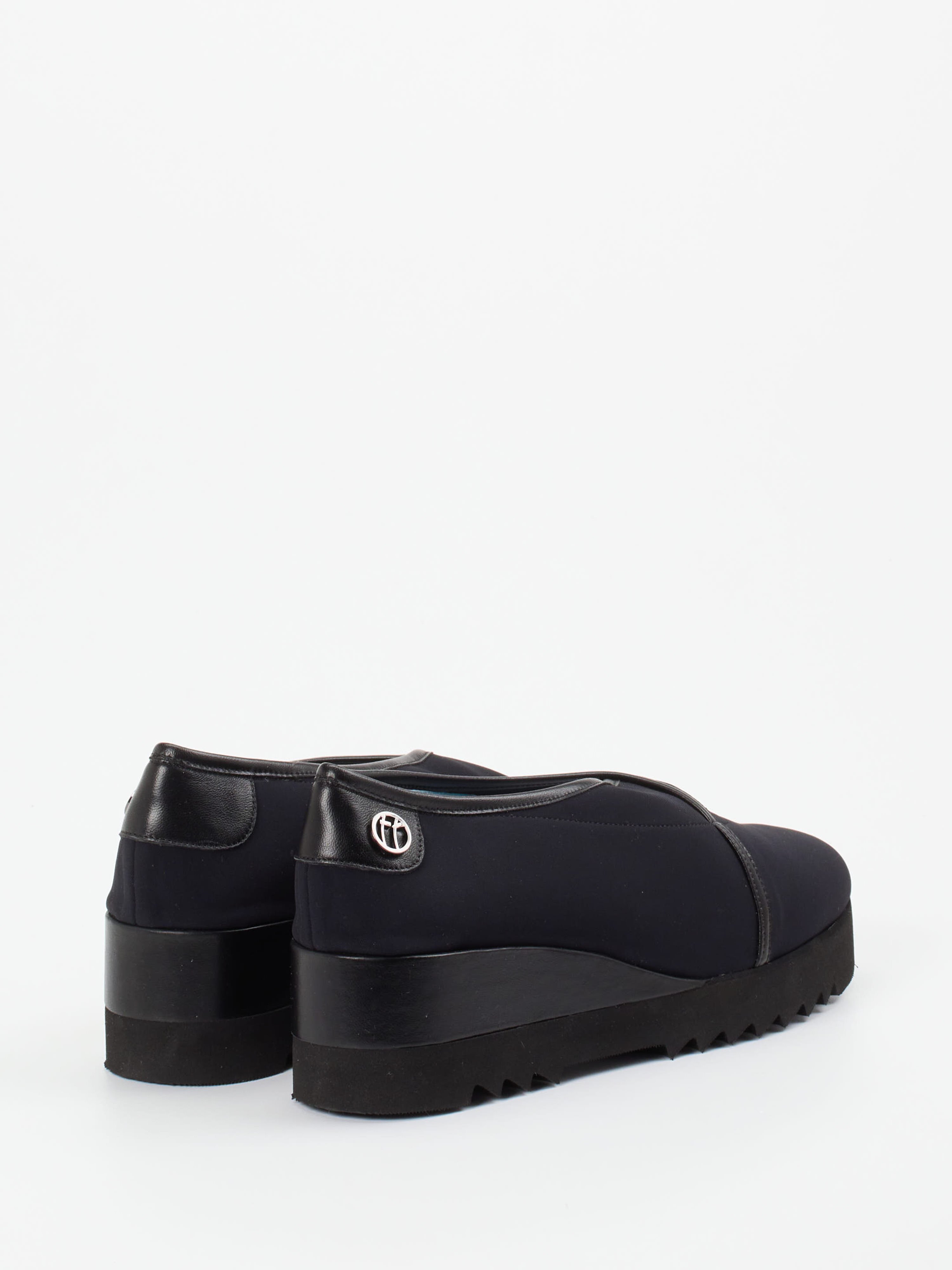 Slipper schwarz 1517009005903