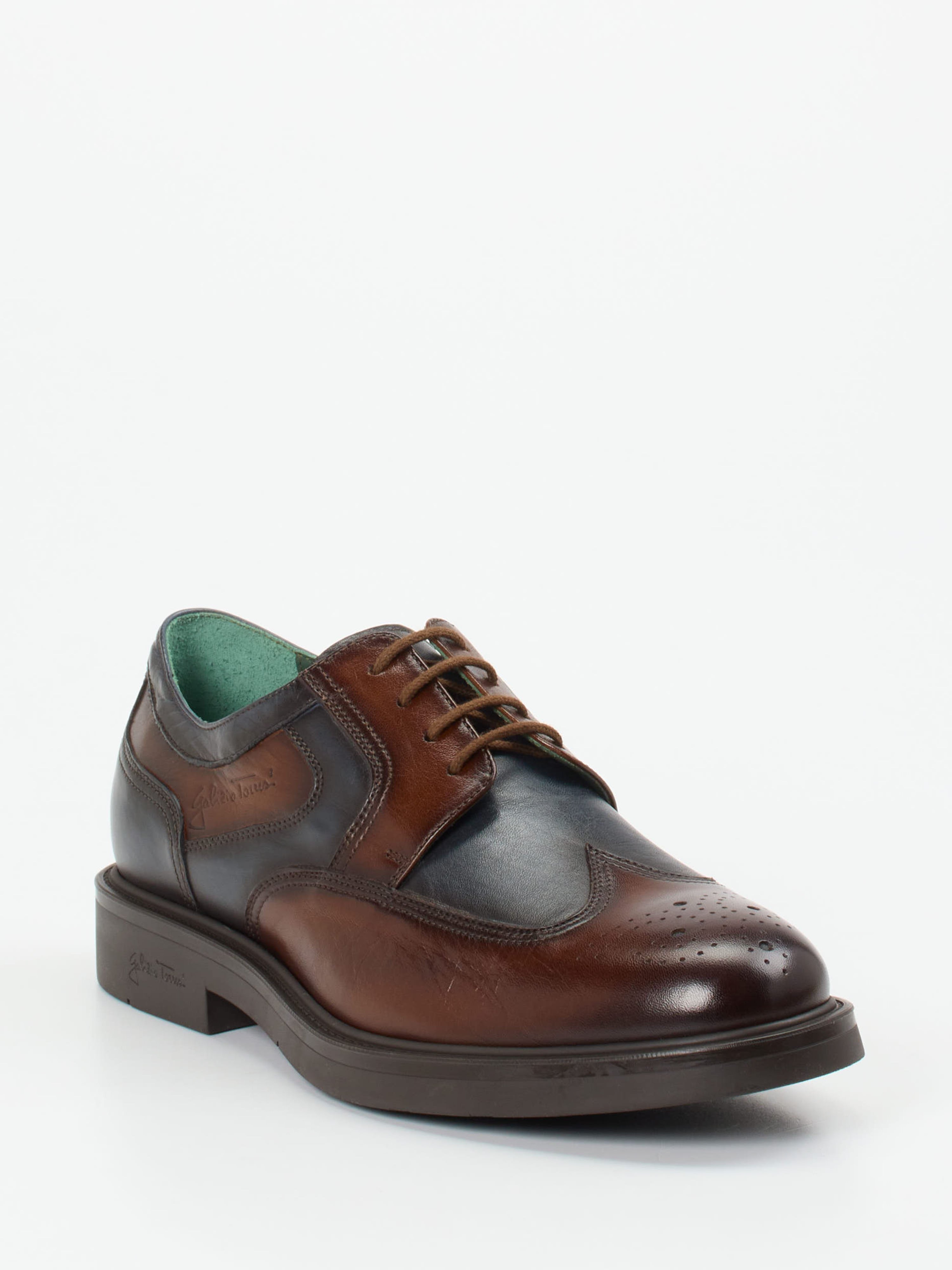 Schnürschuh