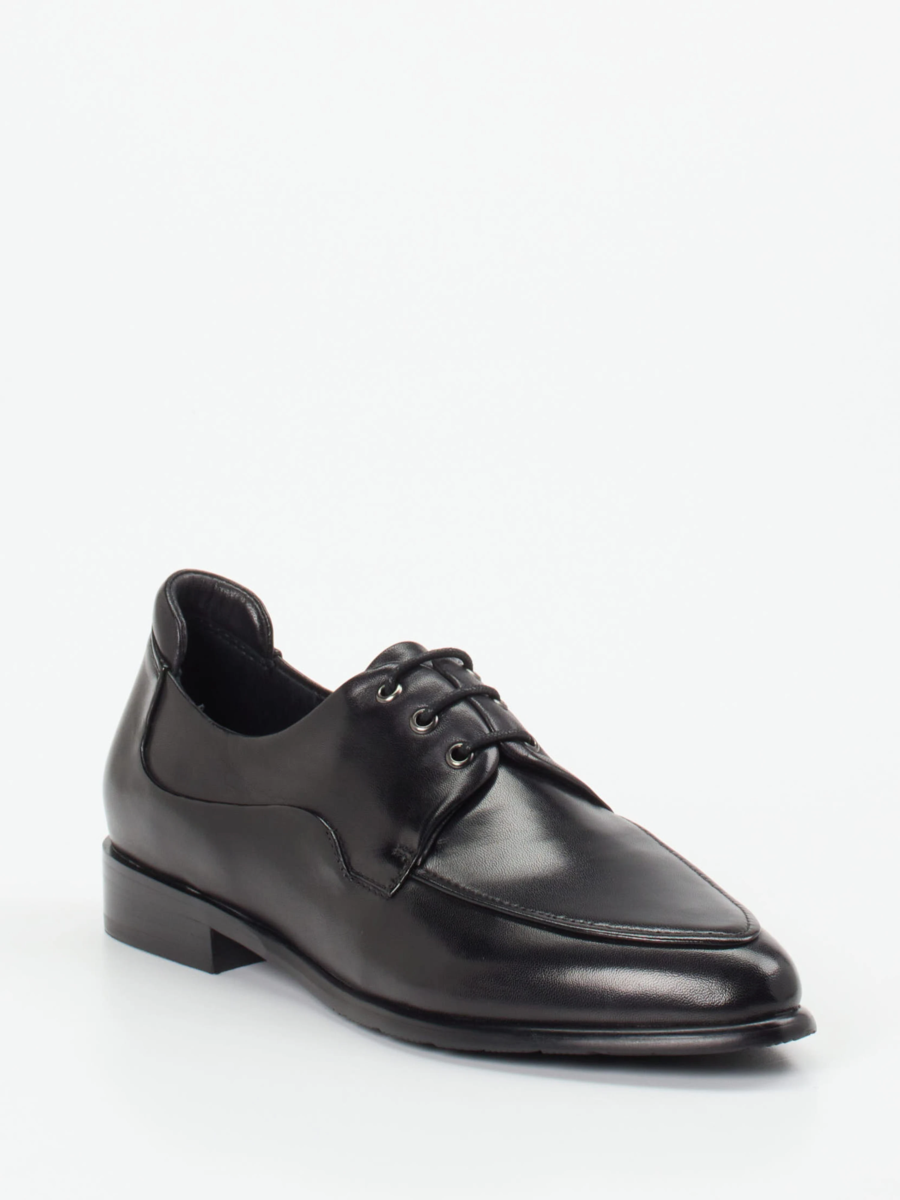 Schnürschuh