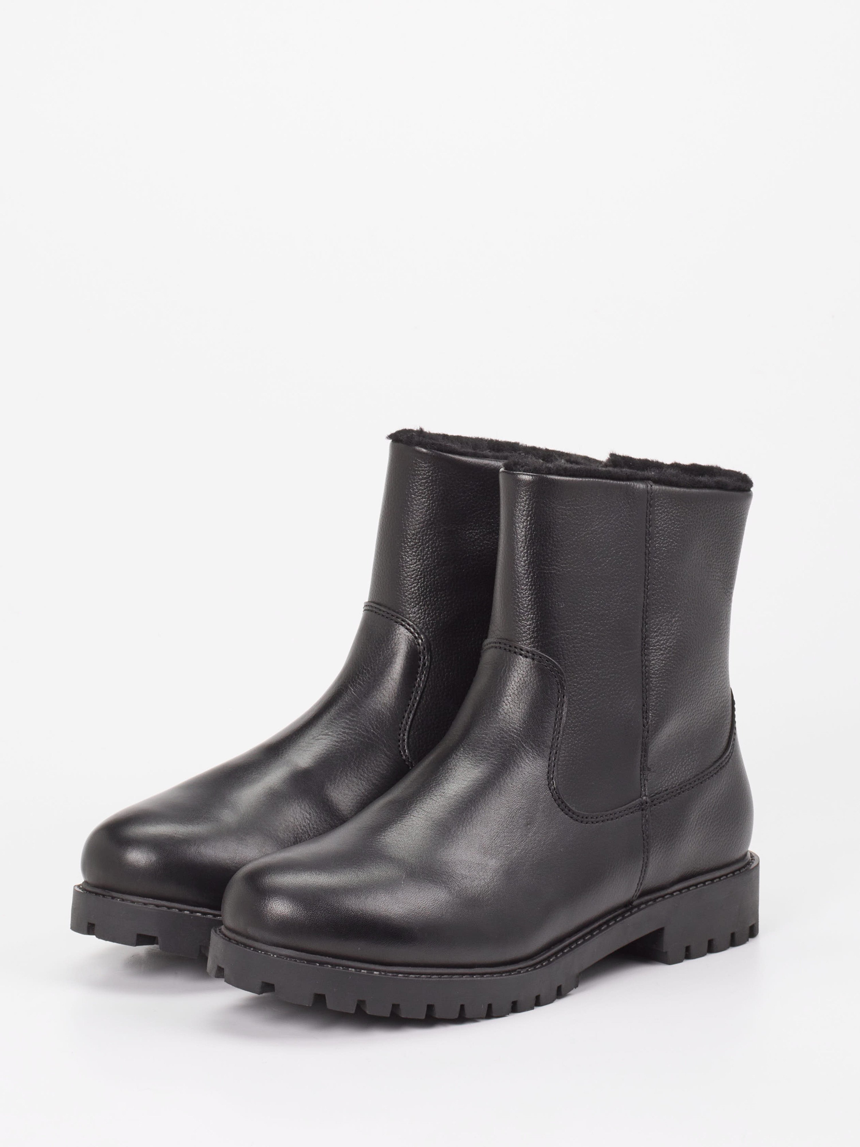 Boot schwarz 4821009052302