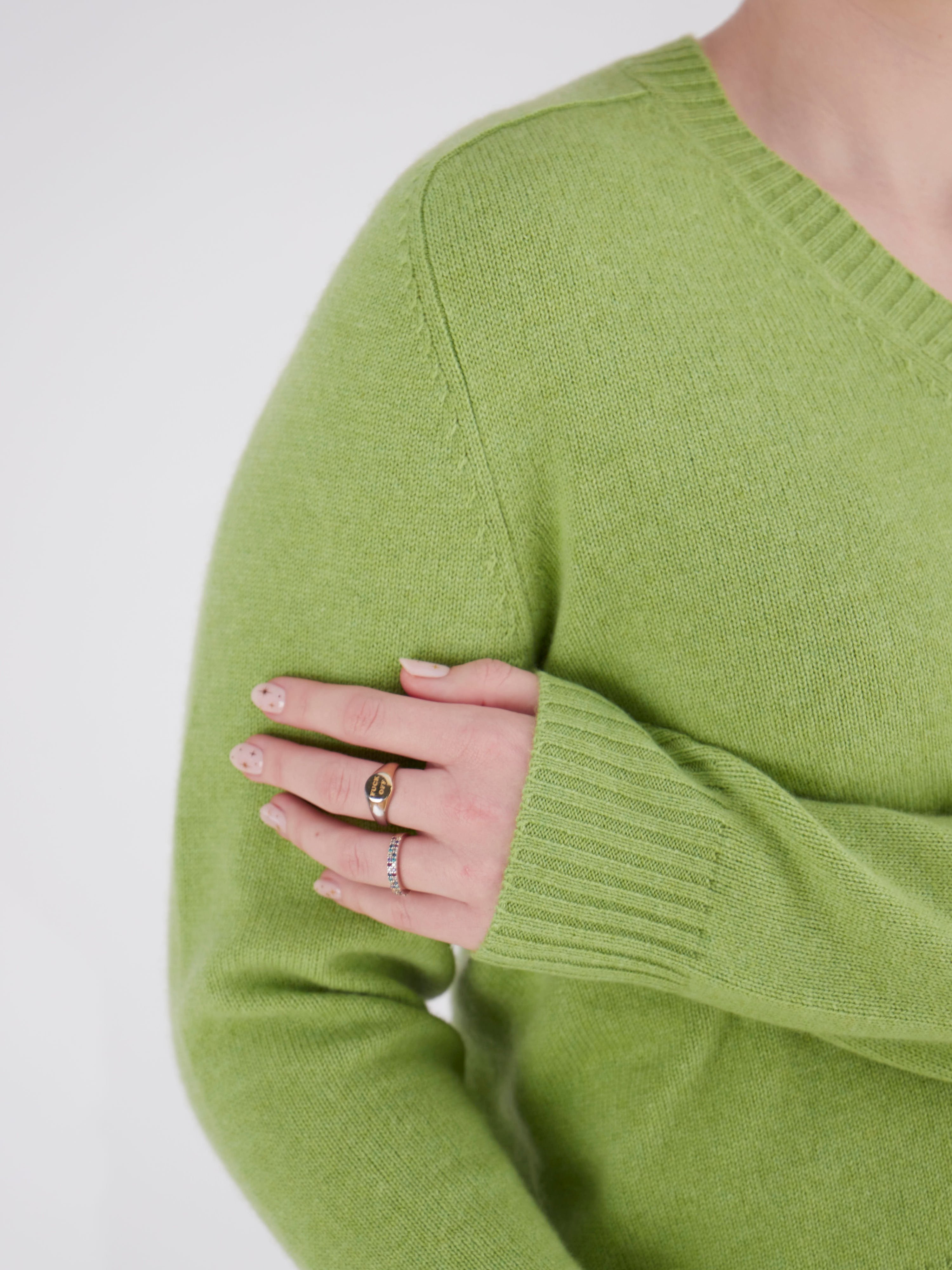 Pullover grün 9341699000402