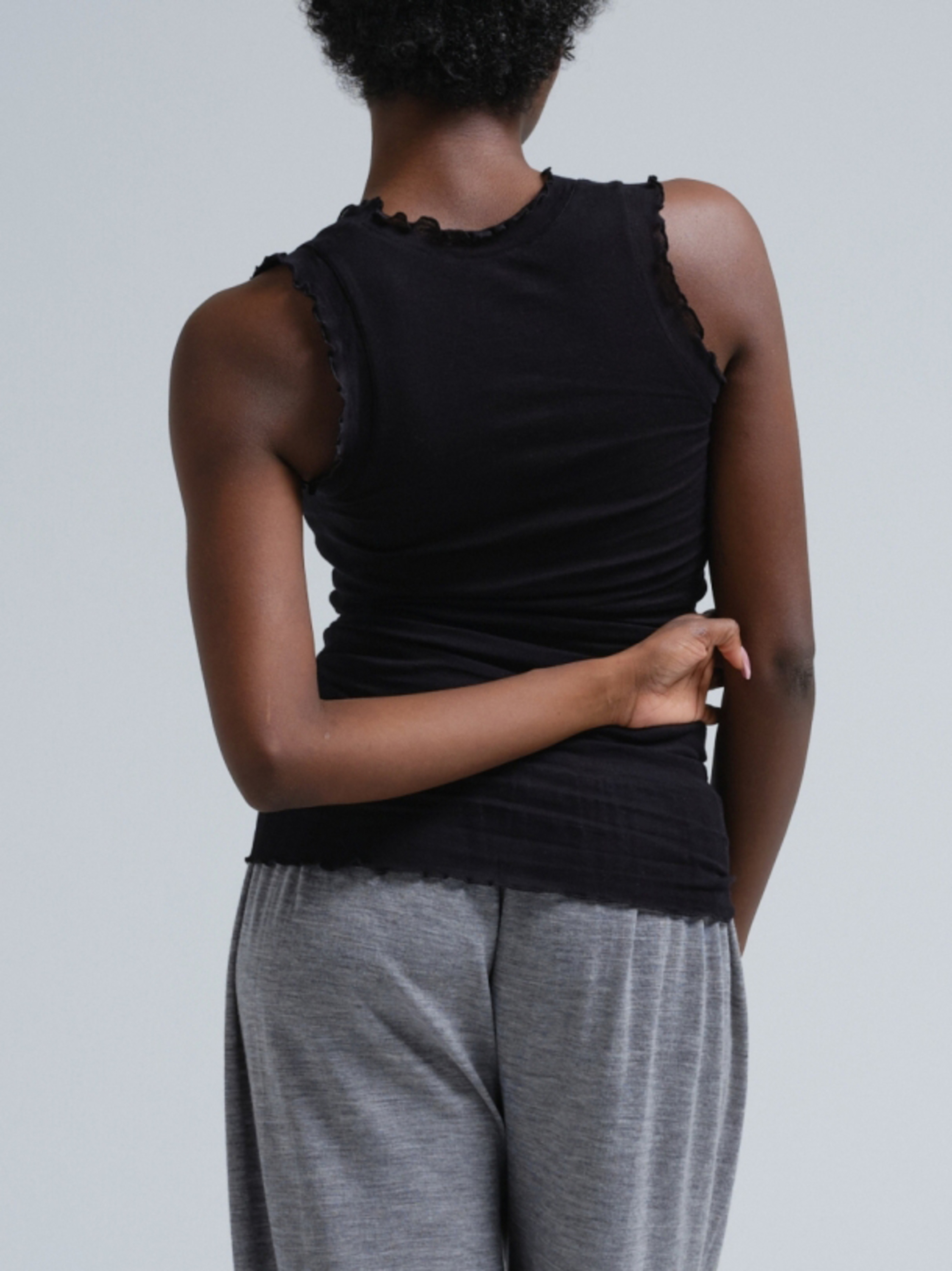 Flounce Tank Top schwarz 9352009000101