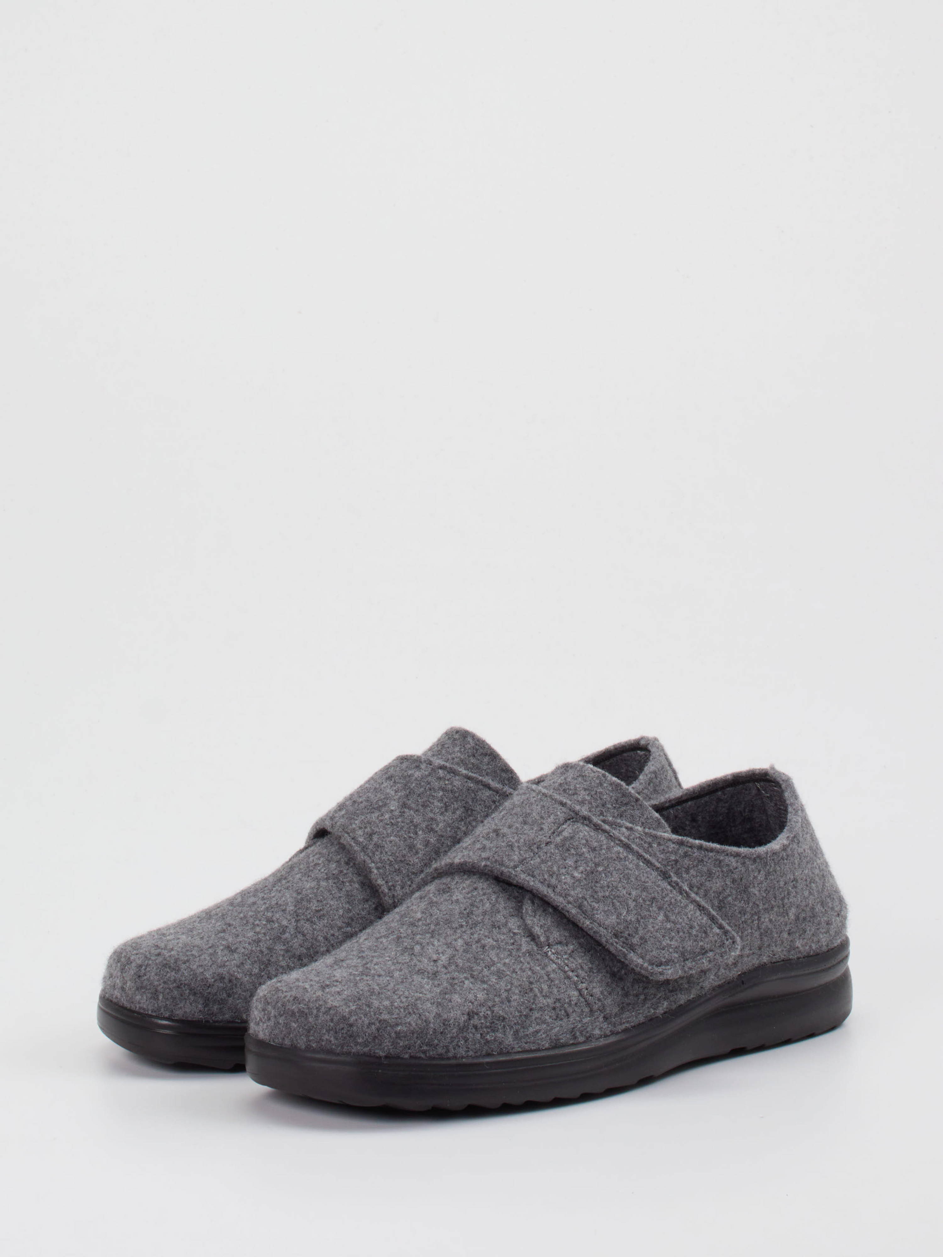 Pantolette grau 7473459000302