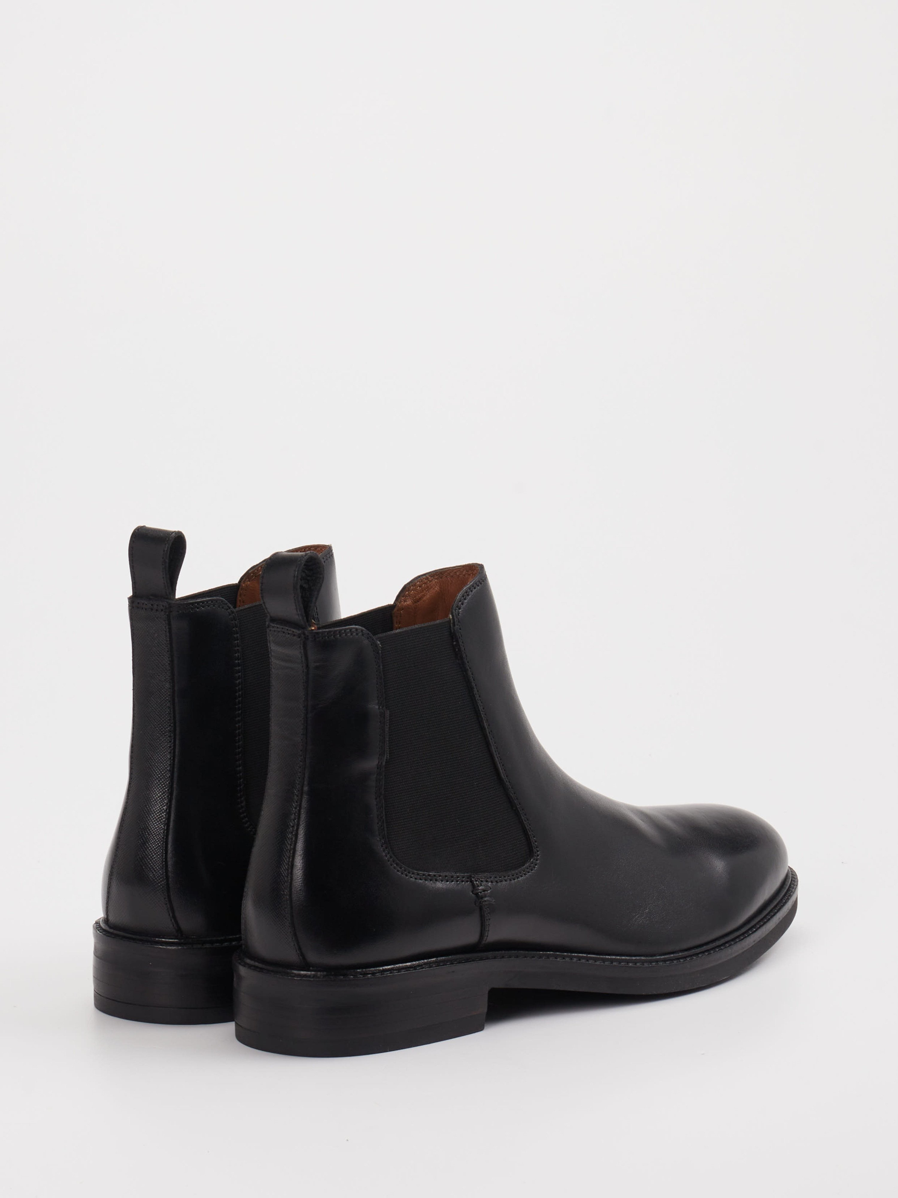 Boot schwarz 4711009024103