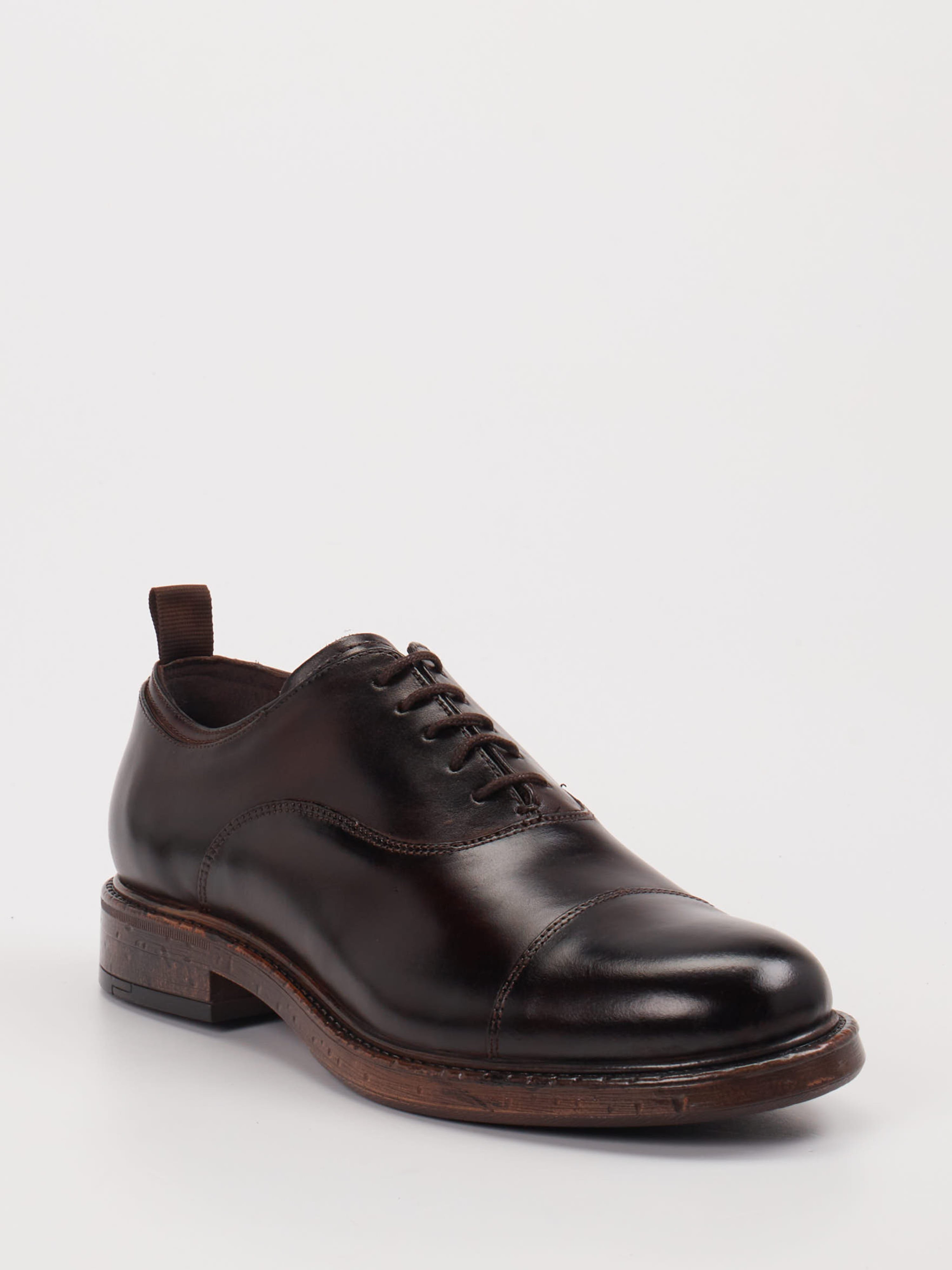Schnürschuh