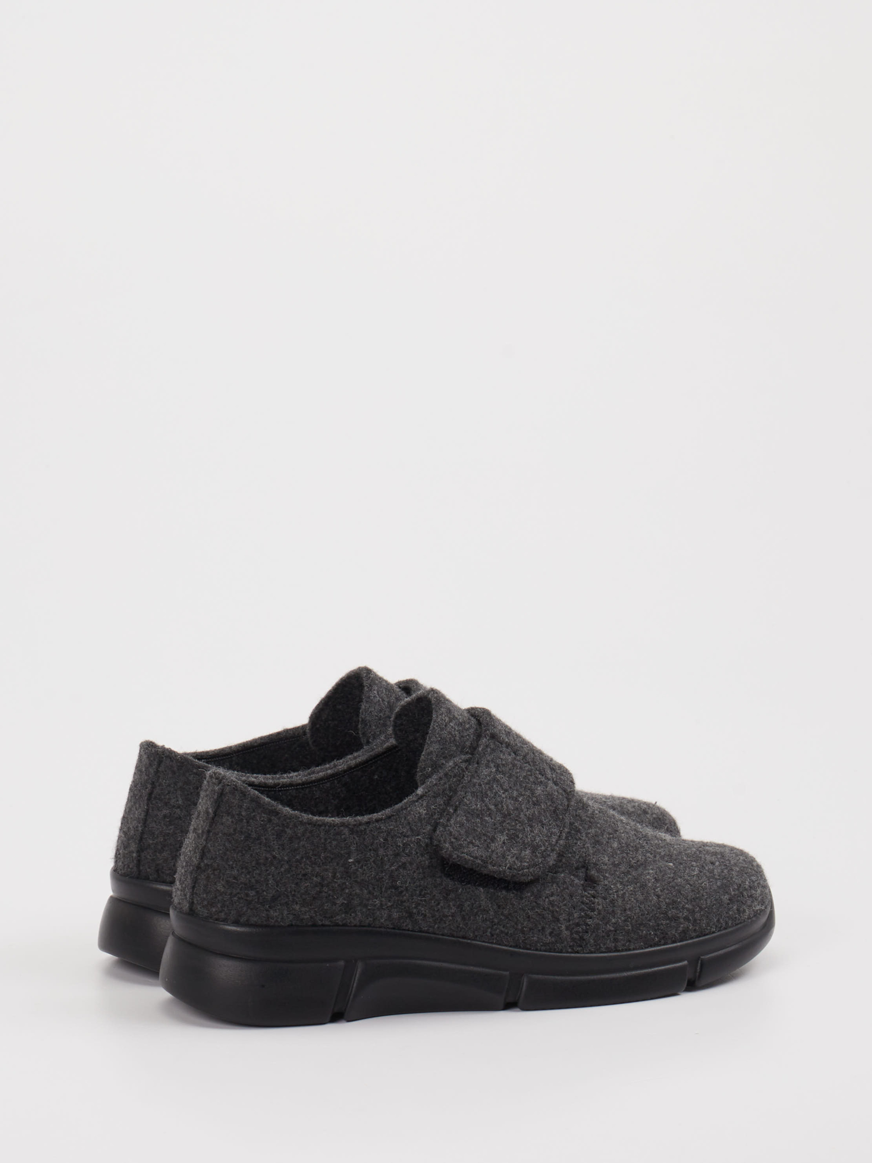 Hausschuh grau 7173409003403