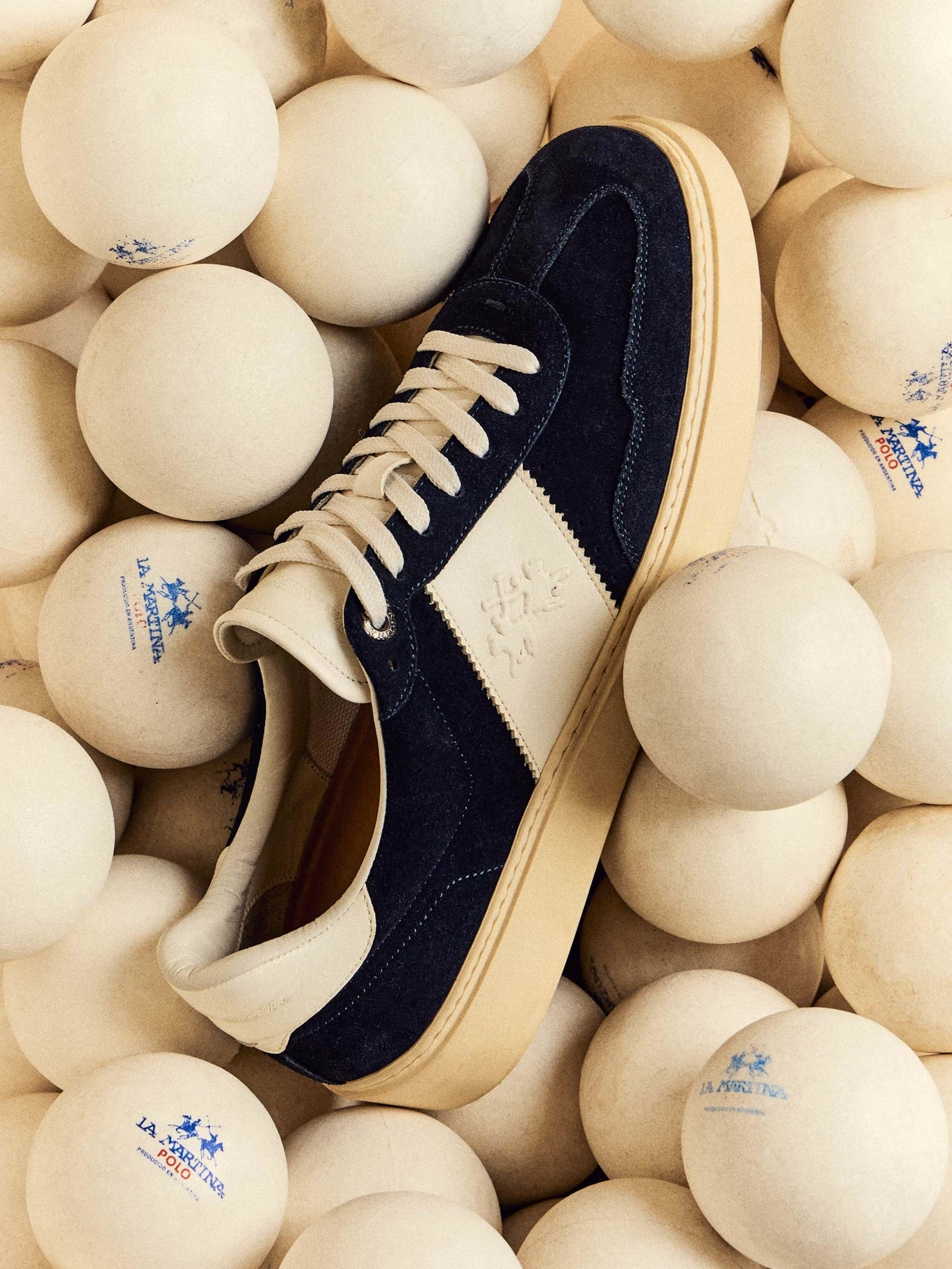 Sneaker