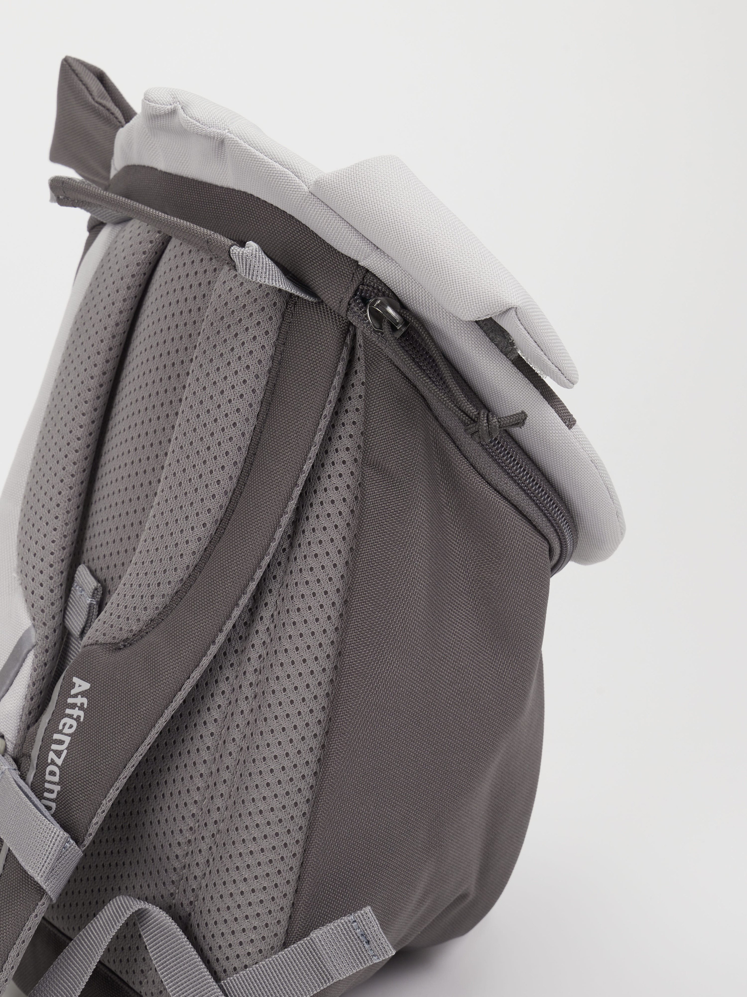 Rucksack grau 9613454000103