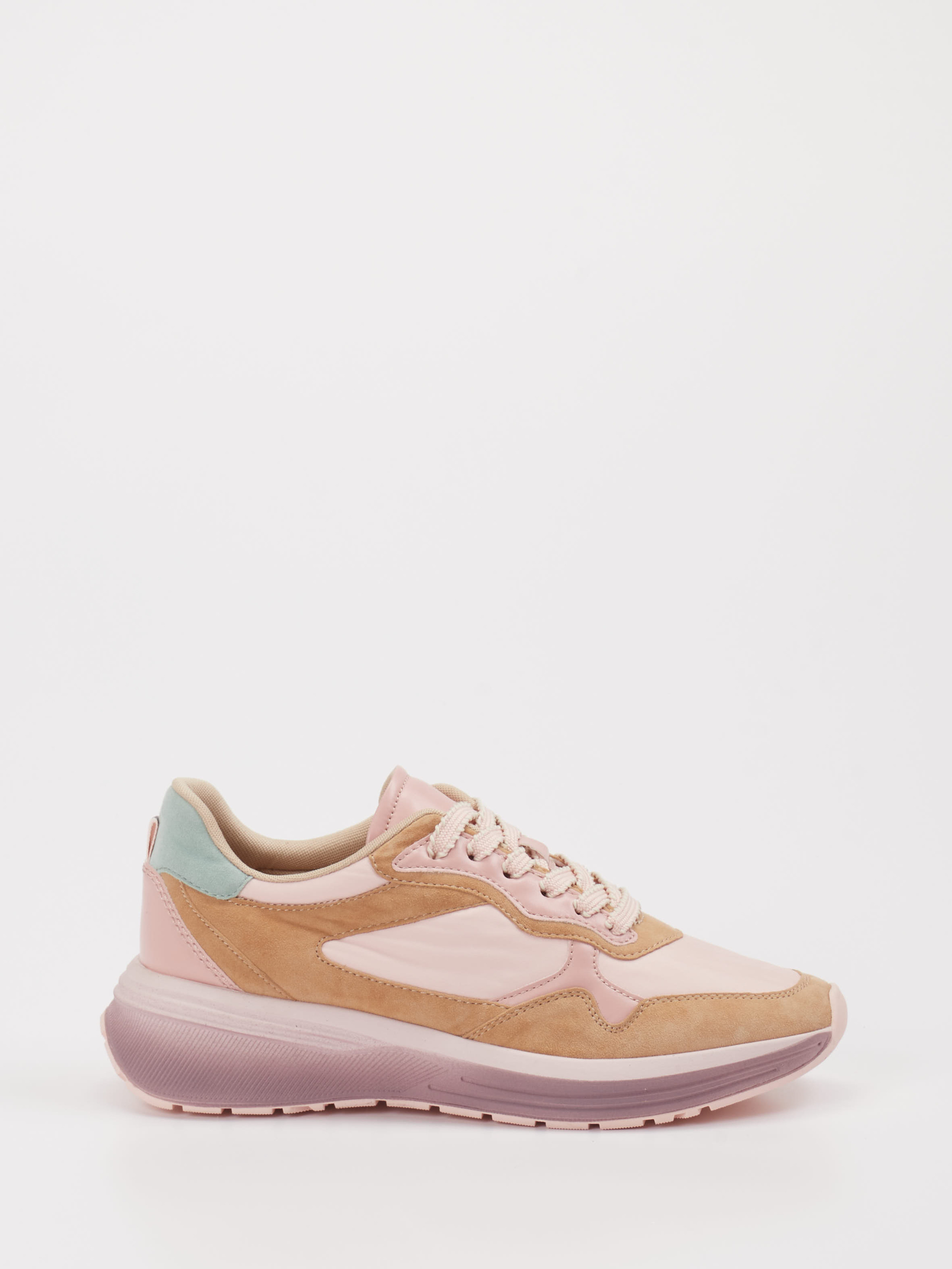 Sneaker rot 1663593000501