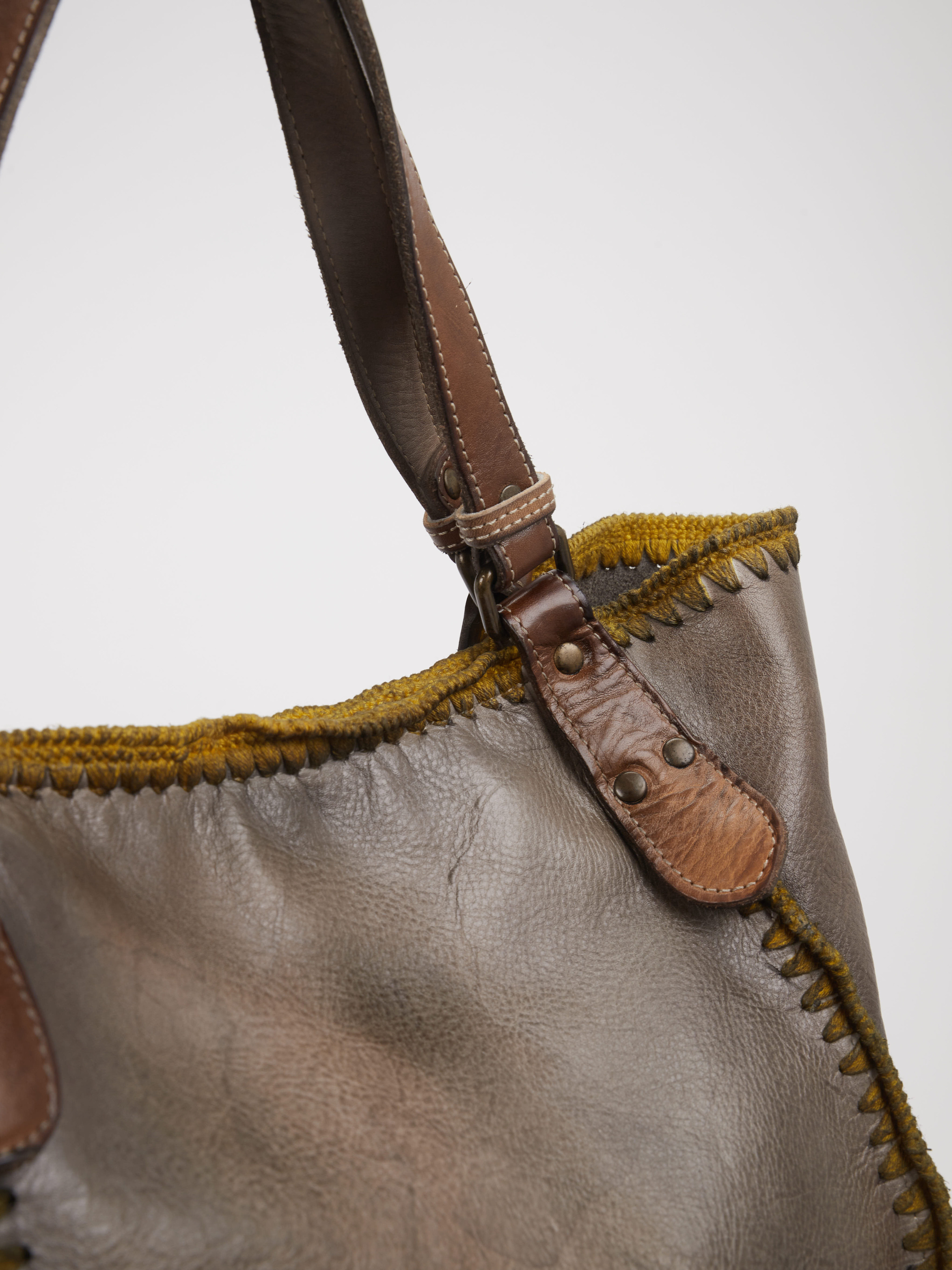 Schultertasche braun 9302239000105