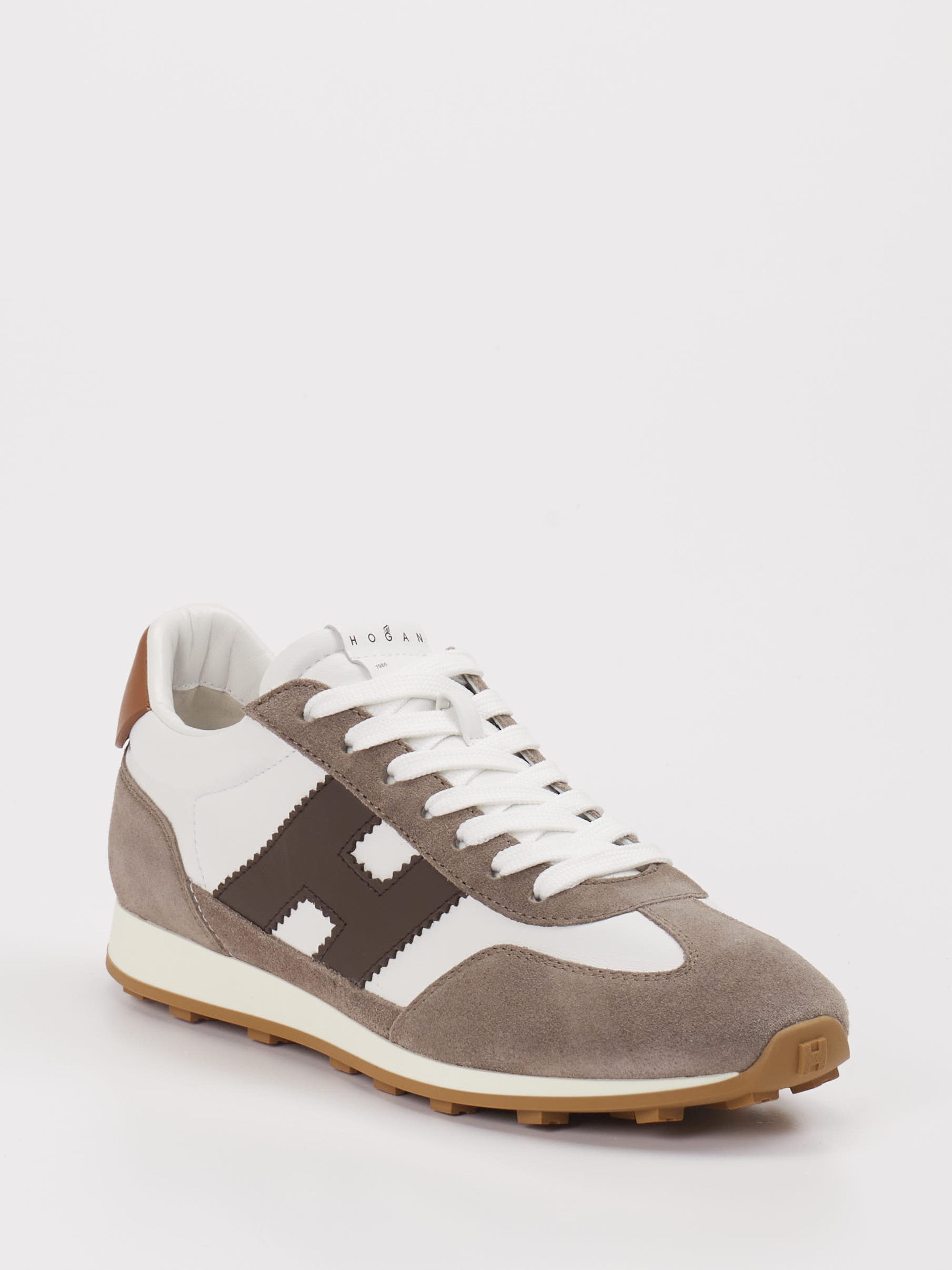 Sneaker weiß 1661727000106.