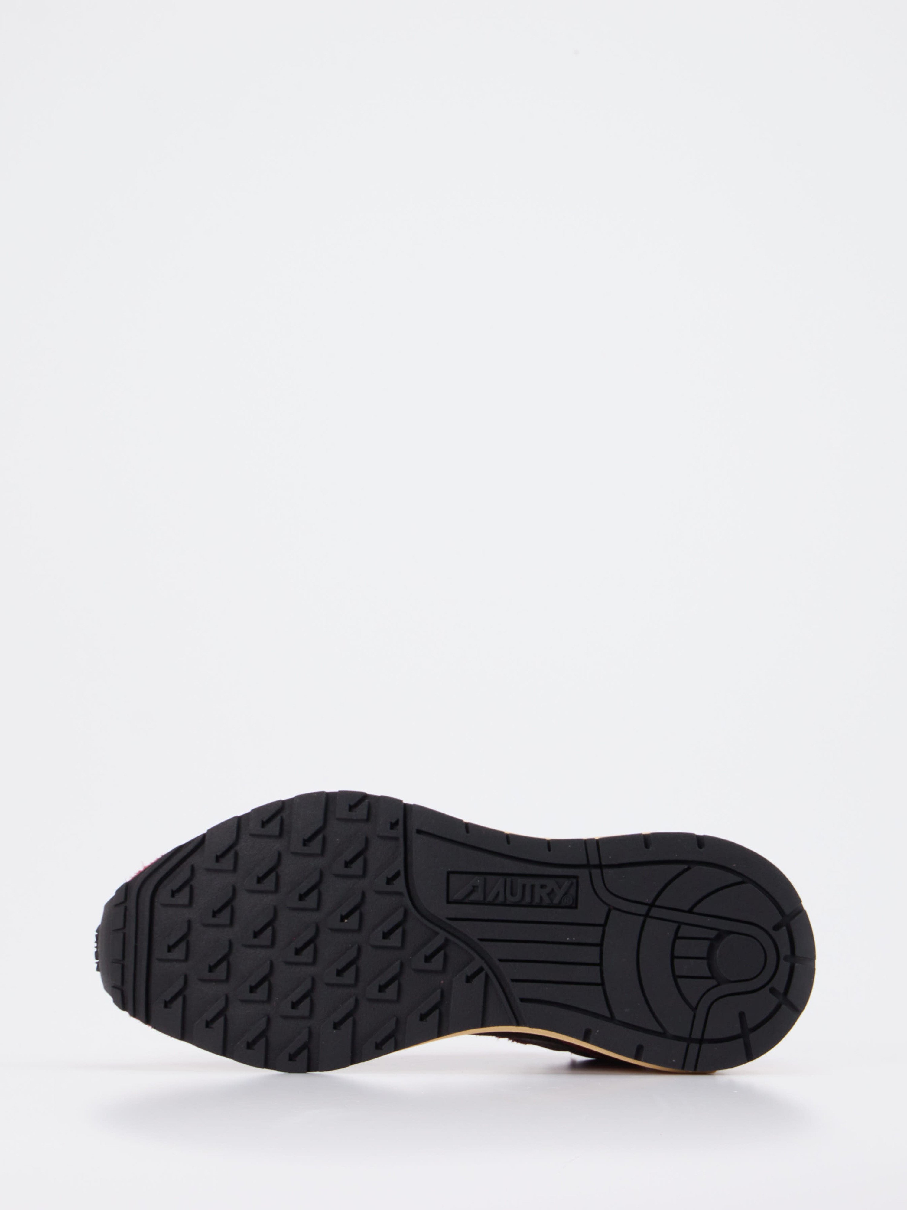 Sneaker rot 1661509001805