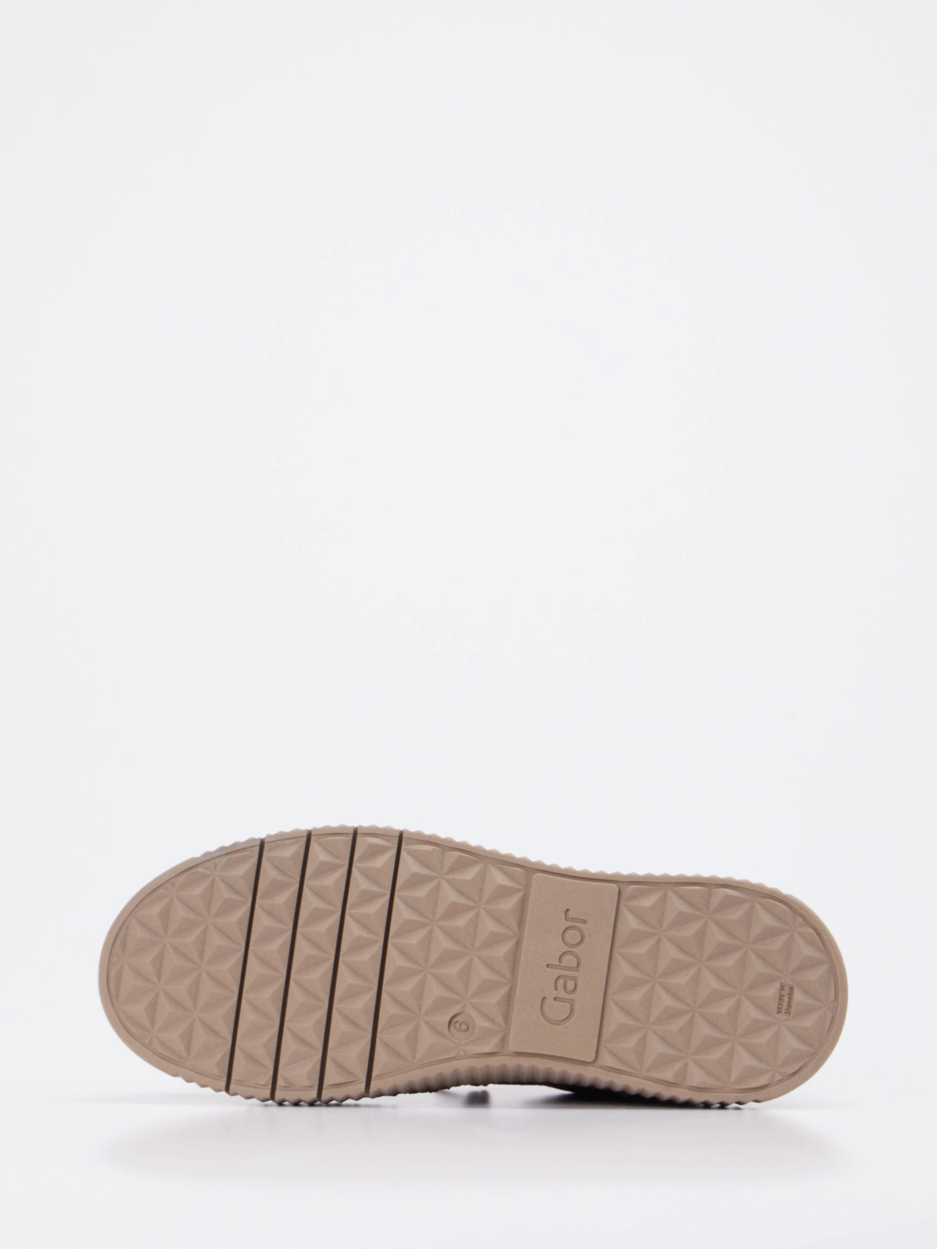 Sneaker rot 1665509000505