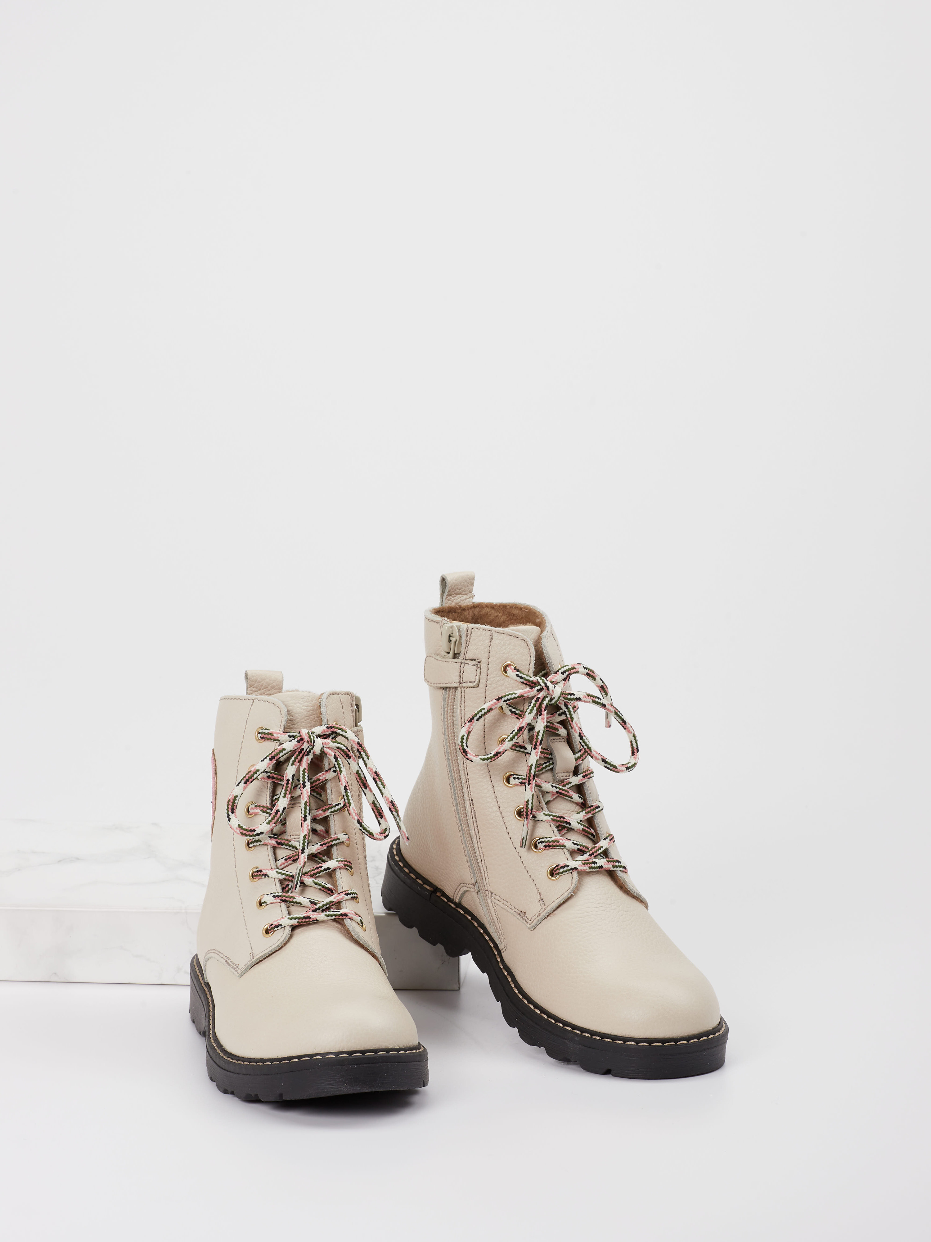 Schnürboot beige 6700399000404