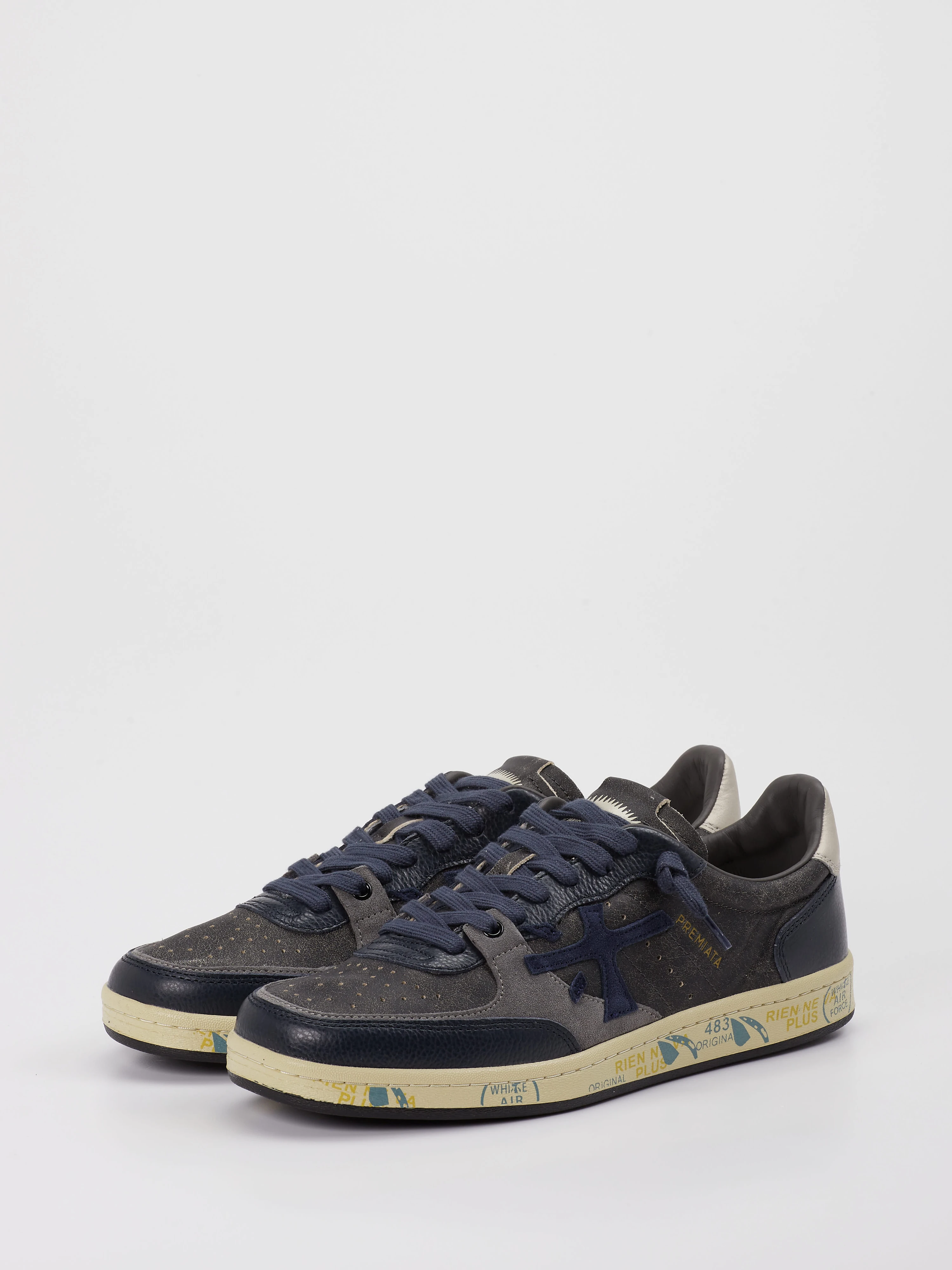 Sneaker