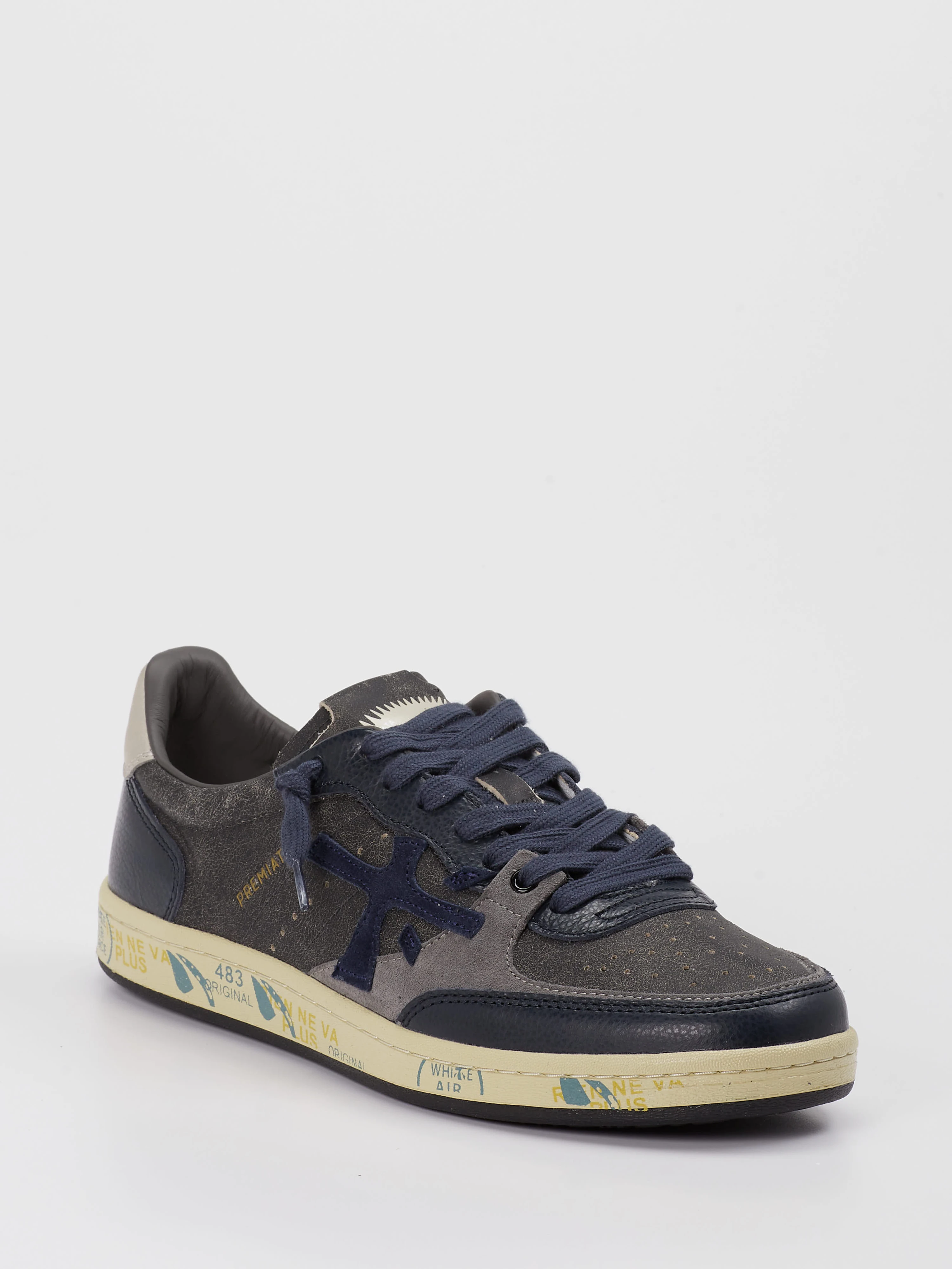 Sneaker