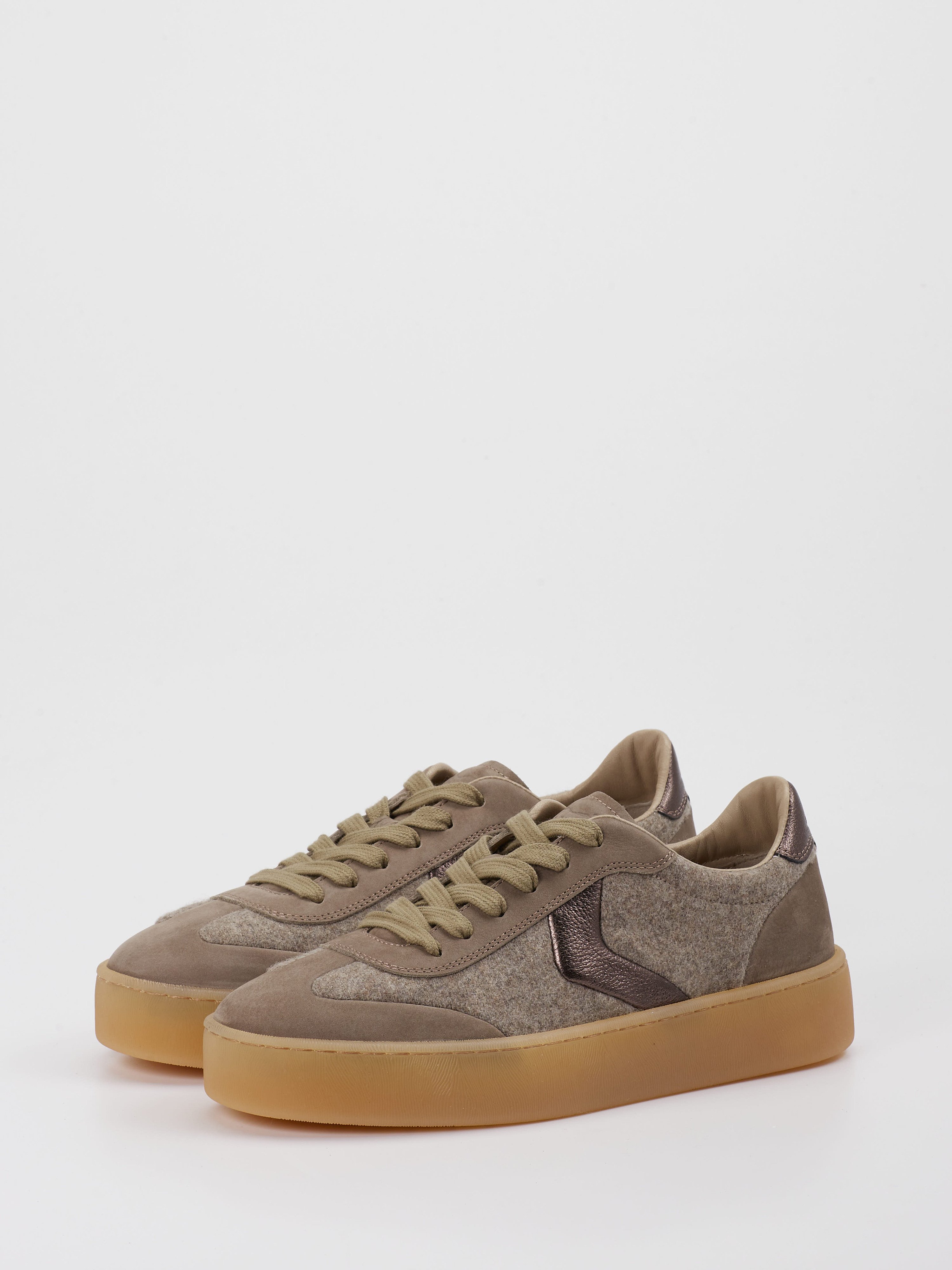 Sneaker grau 1663458000402