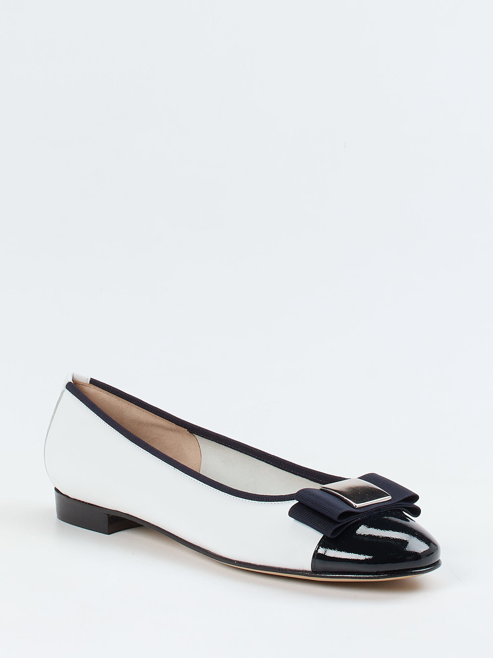 Mannori – Ballerinas aus Kalbleder in Offwhite