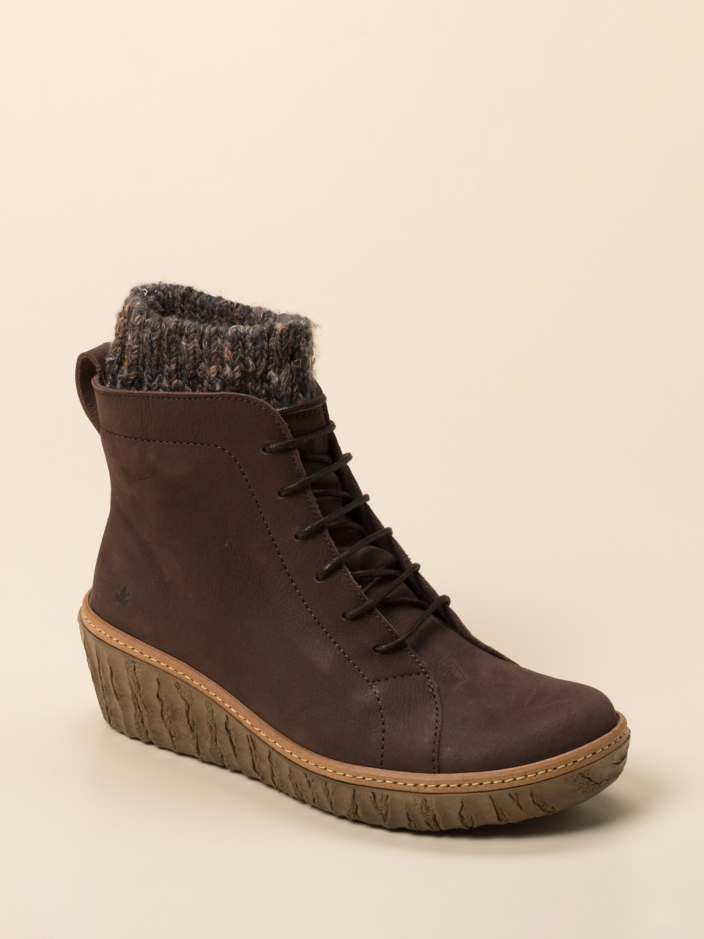 El Naturalista – Keilstiefelette aus Nubukleder braun