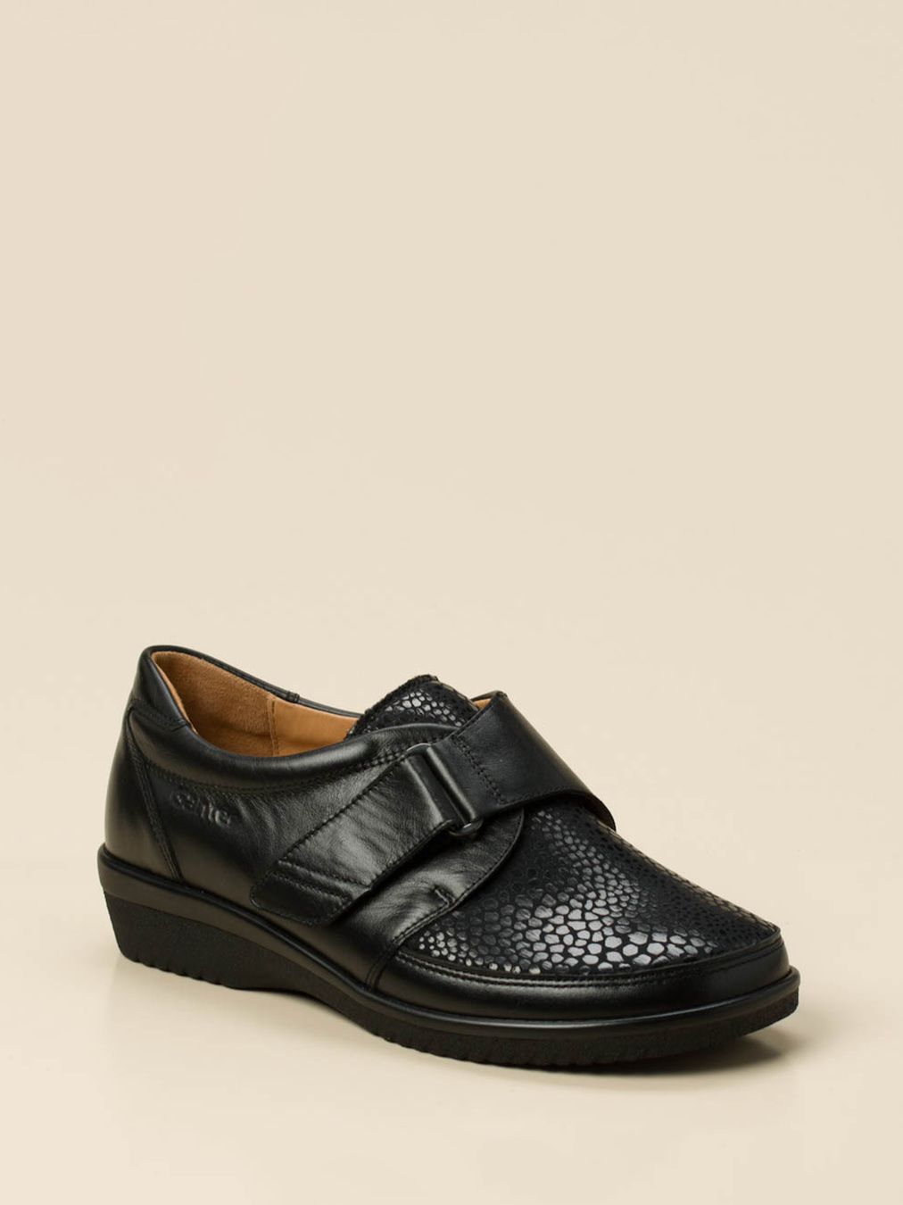 Ganter – Bequemschuh aus Kalbleder schwarz geprägt