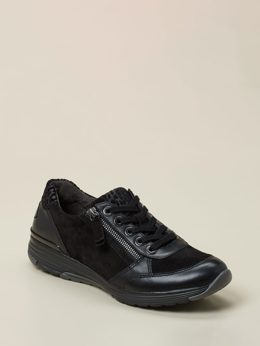 Gabor Comfort – Sneaker aus Veloursleder in Schwarz