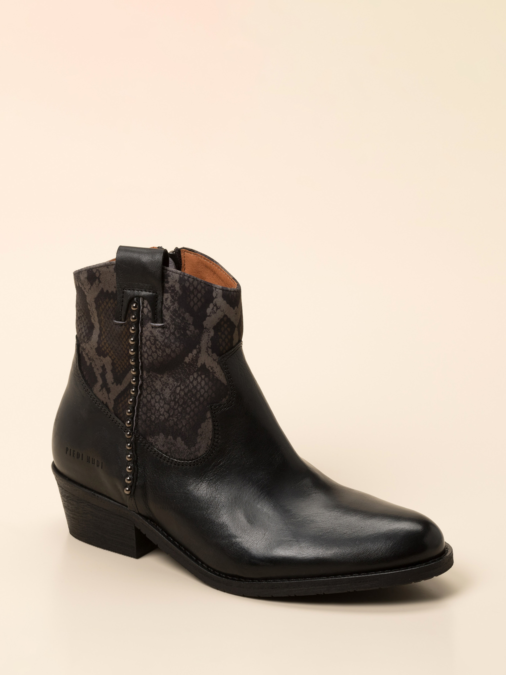 Piedi Nudi – Western-Stiefelette aus Kalbleder schwarz