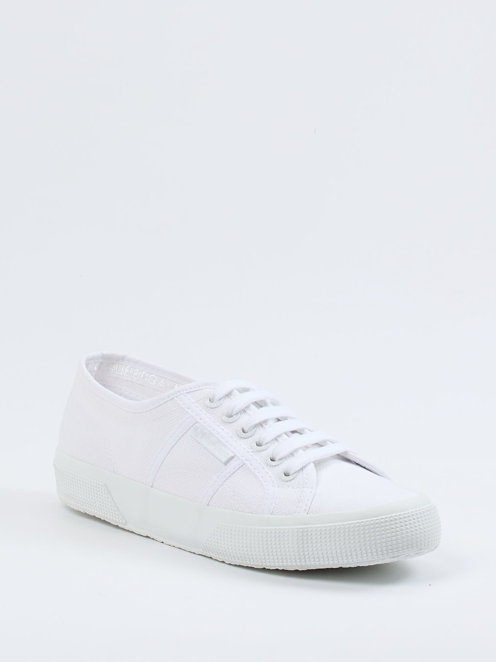 Superga – Sneaker aus Canvas in Weiß