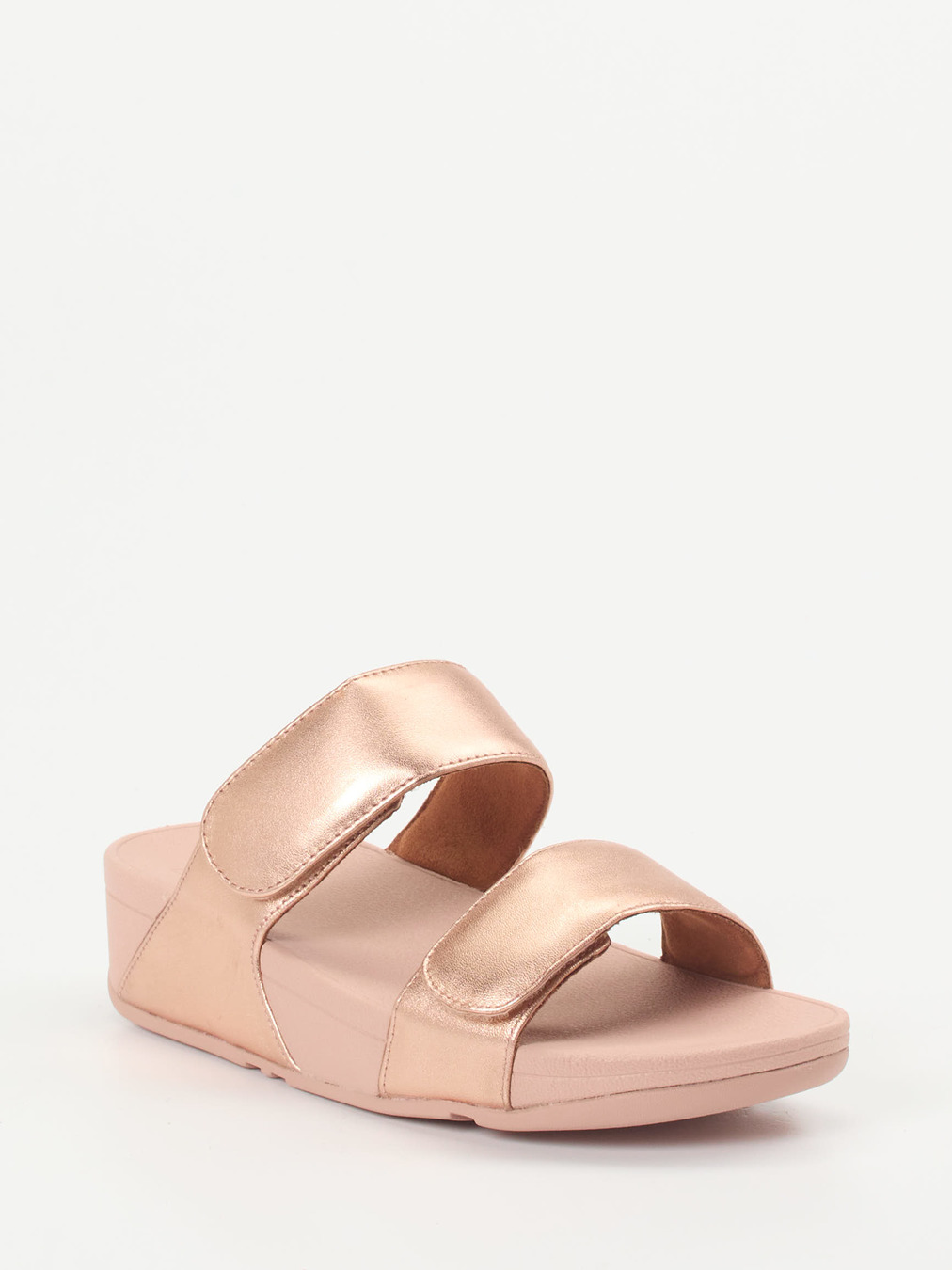 FitFlop – Sandalen aus Metallicleder in Roségold